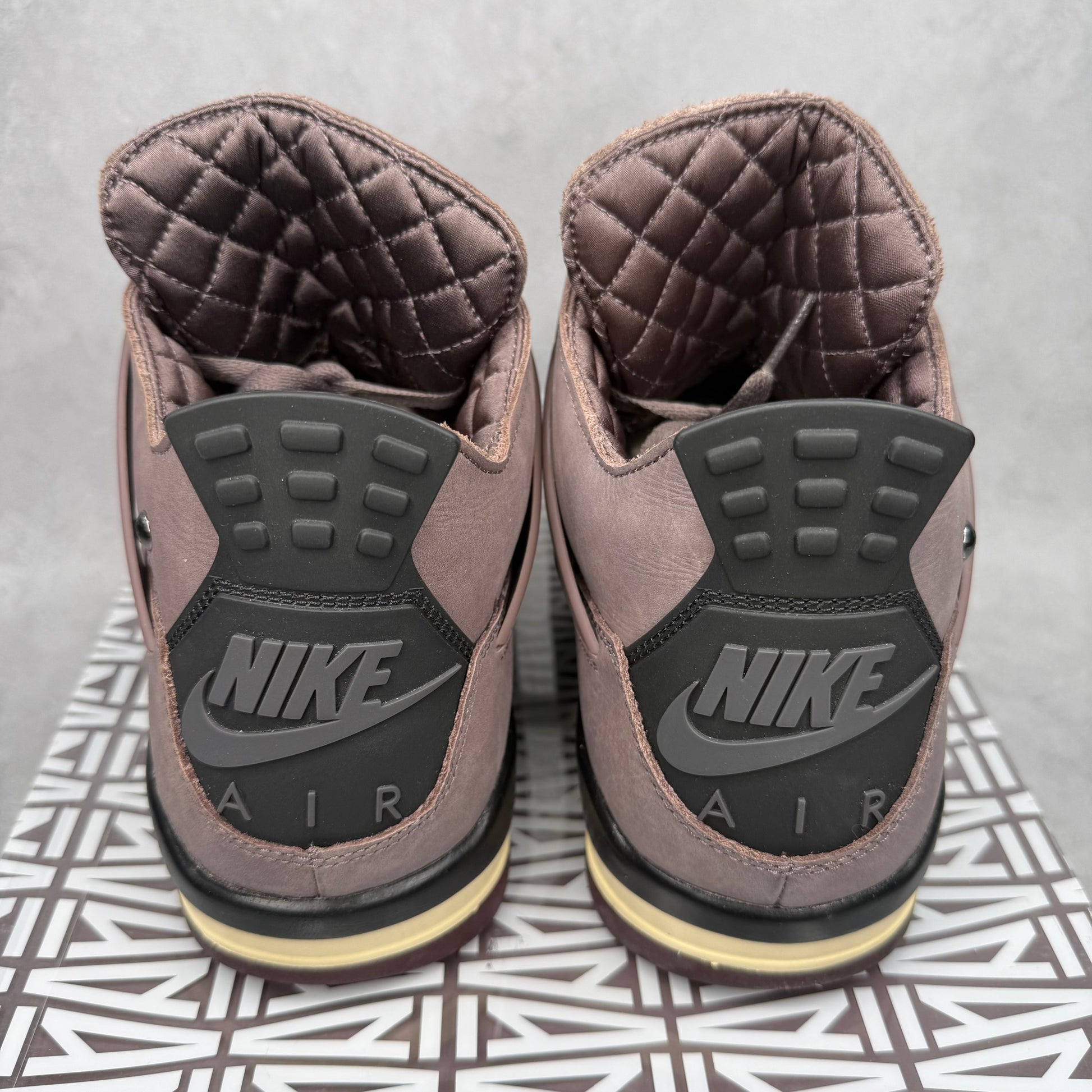 Jordan 4 Retro SP A Ma Maniére Violet Ore *pre-owned* SIZE 12