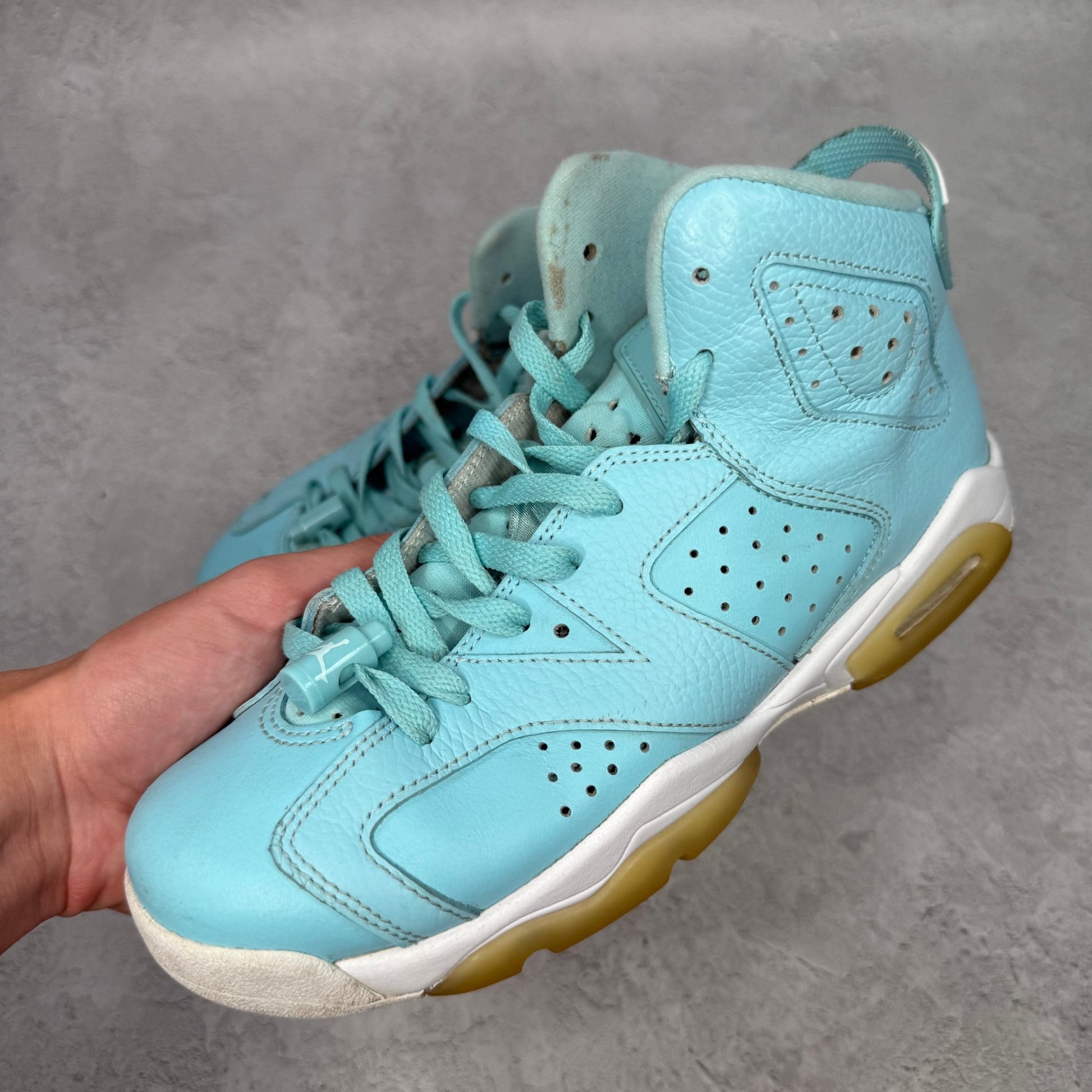 Jordan 6 Retro Pantone (GS) *pre - owned* SIZE 7Y - Kicks Collective PA - Jordan - 543390 - 407 - Kid's Shoes - 7Y - Pre - Owned