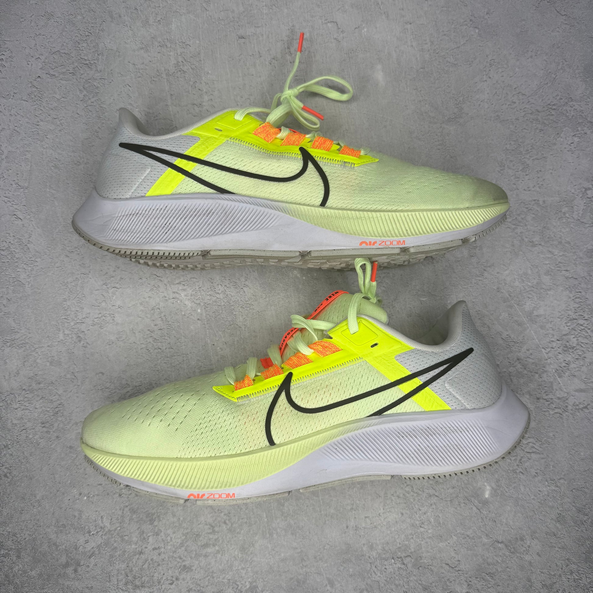 Nike Air Zoom Pegasus 38 Barely Volt *pre-owned* SIZE 12