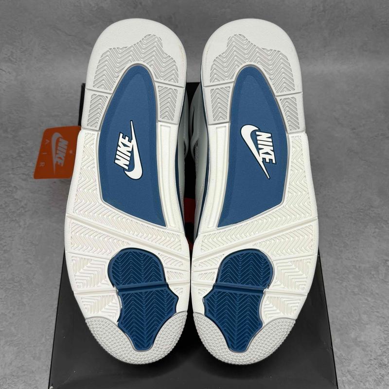 Jordan 4 Retro Military Blue (2024)