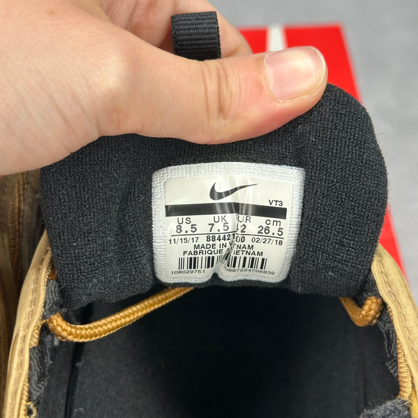Nike Air Max 97 Metallic Gold (2017/2018) *pre-owned* SIZE 8.5