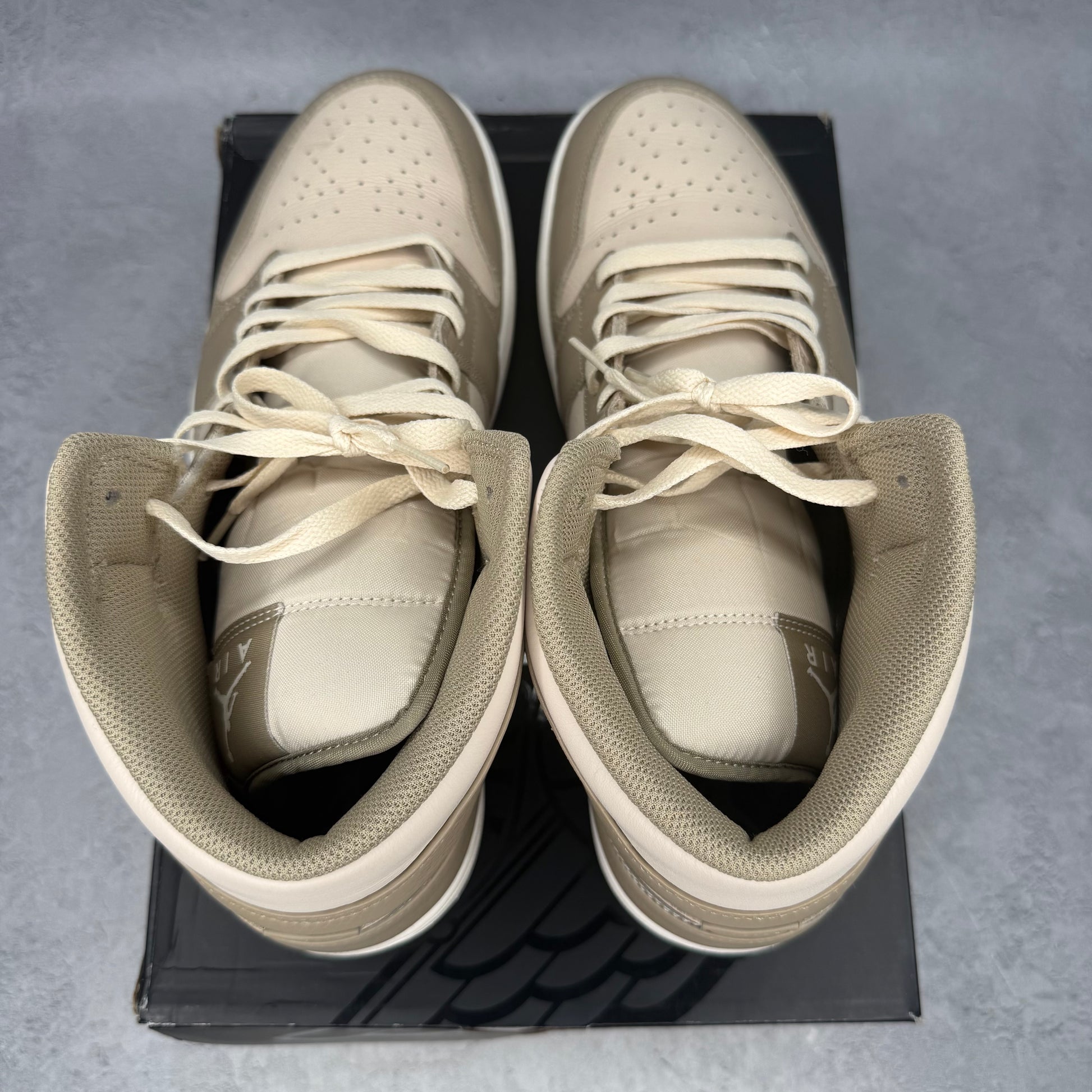 Jordan 1 Mid Legend Light Brown *pre-owned* SIZE 13