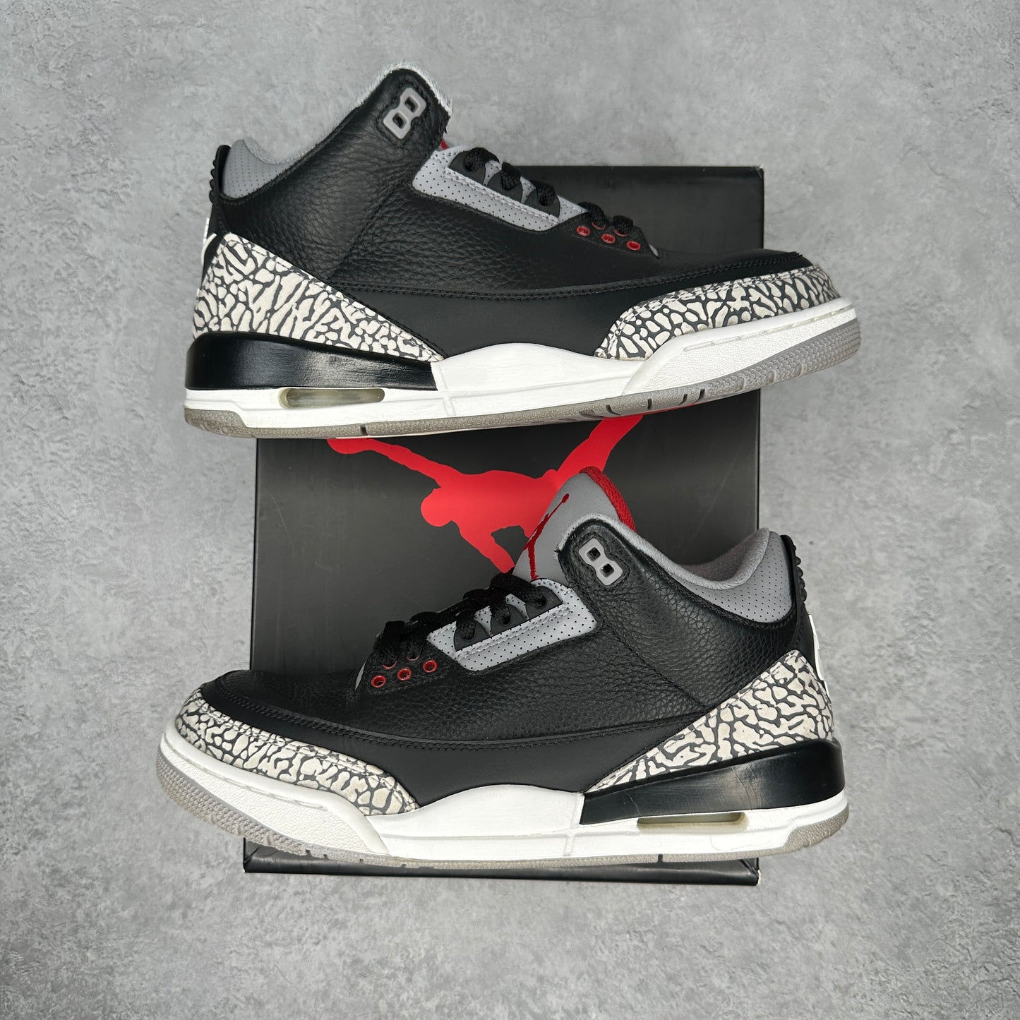 Jordan 3 Retro Black Cement (2018) *pre-owned* SIZE 8.5