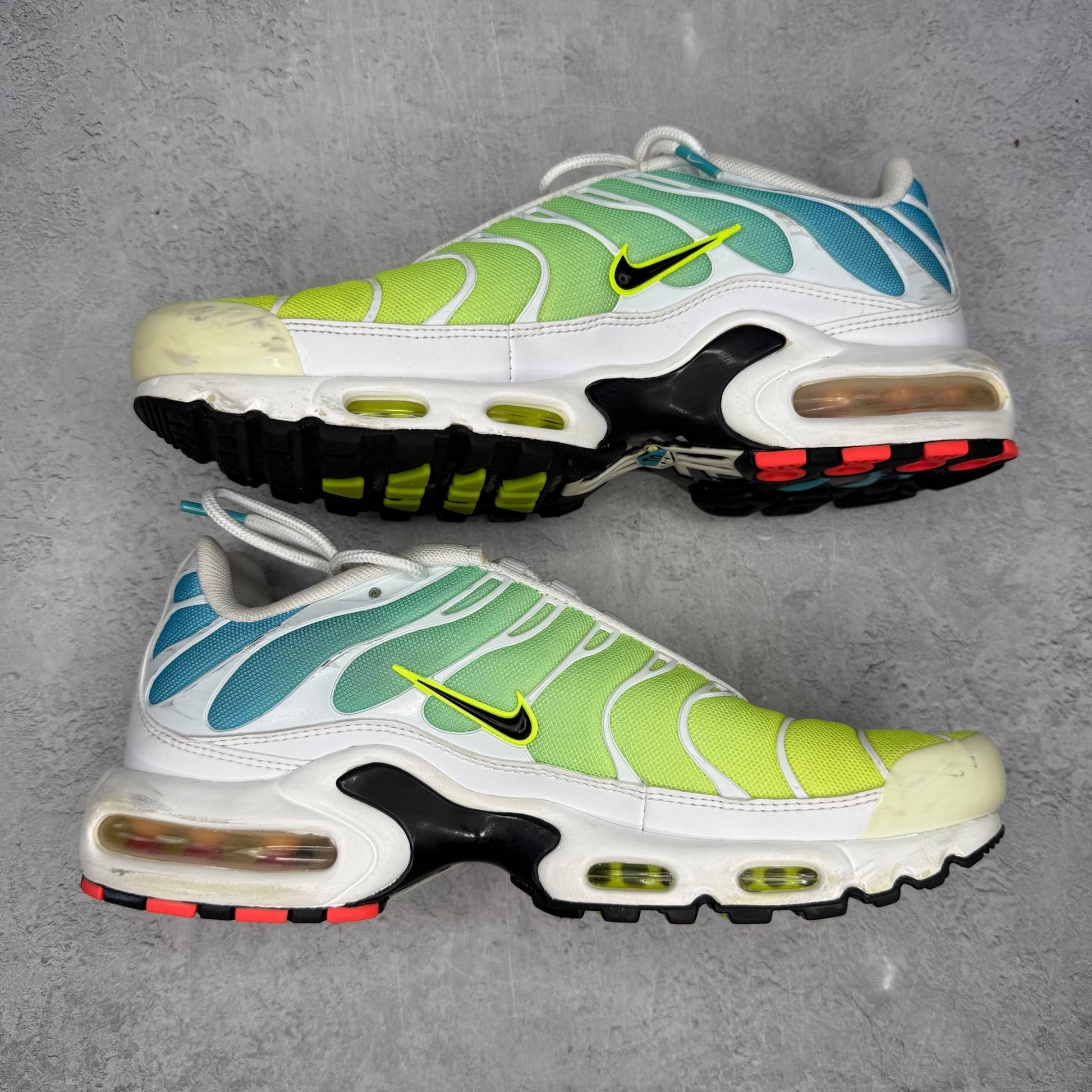 Nike Air Max Plus Worldwide *pre - owned* SIZE 8 - Kicks Collective PA - Nike - CK7291-100 - Men's Shoes - 8M/9.5W - Pre - Owned - No Box