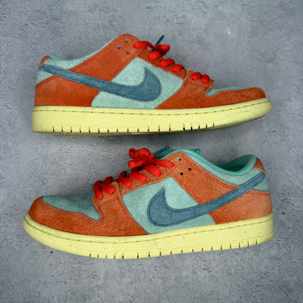 Nike SB Dunk Low Orange Emerald Rise *pre-owned* SIZE 9.5