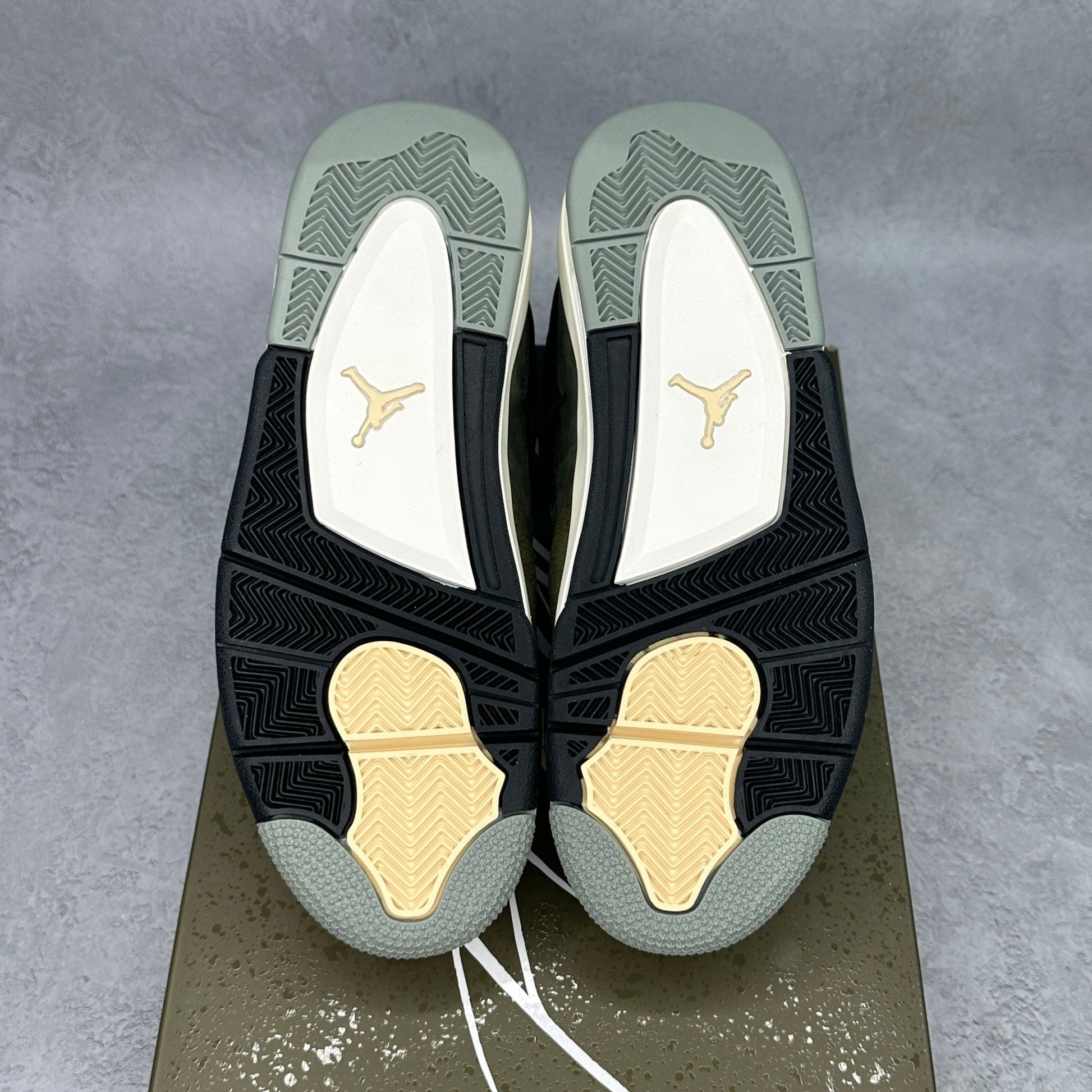 Jordan 4 Retro SE Craft Medium Olive - Kicks Collective PA - Jordan - FB9927 - 200 - Men's Shoes - 9.5M/11W - Brand New