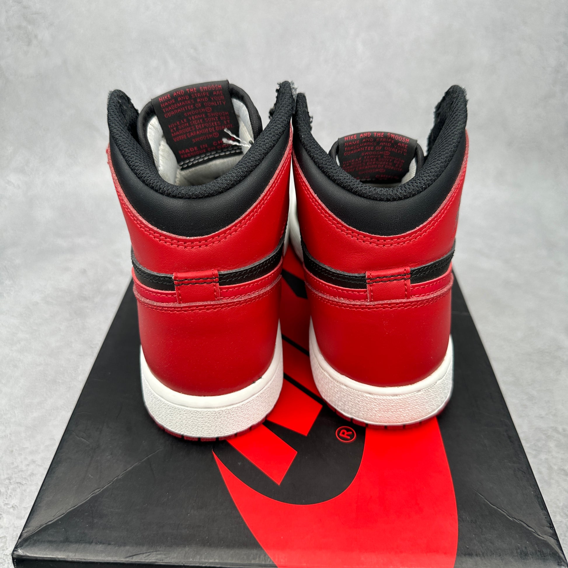 Jordan 1 Retro Bred Banned (2016) (GS) *pre-owned* SIZE 4.5Y