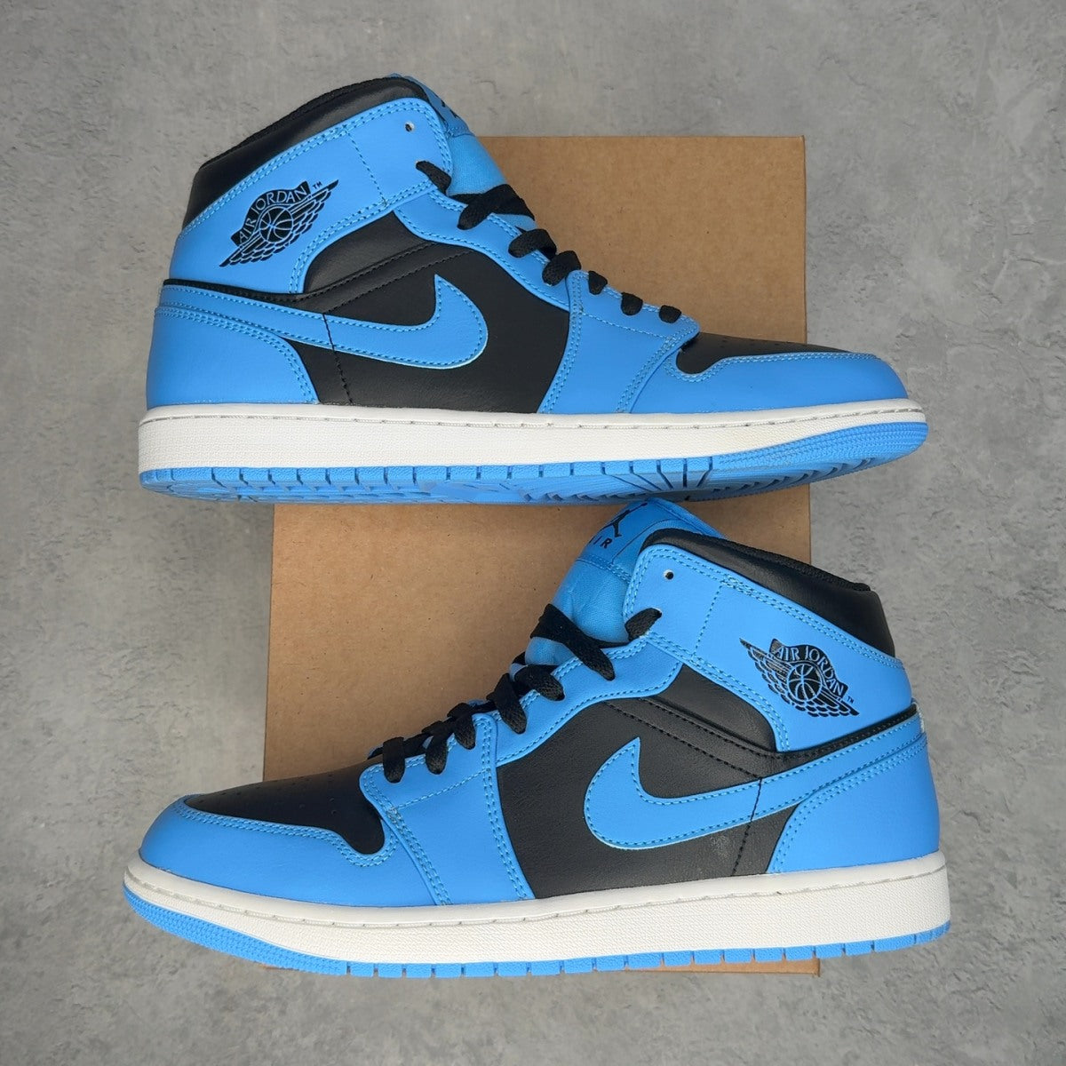 Jordan 1 Mid University Blue Black 10.5 (Pre-Owned) - Image 1