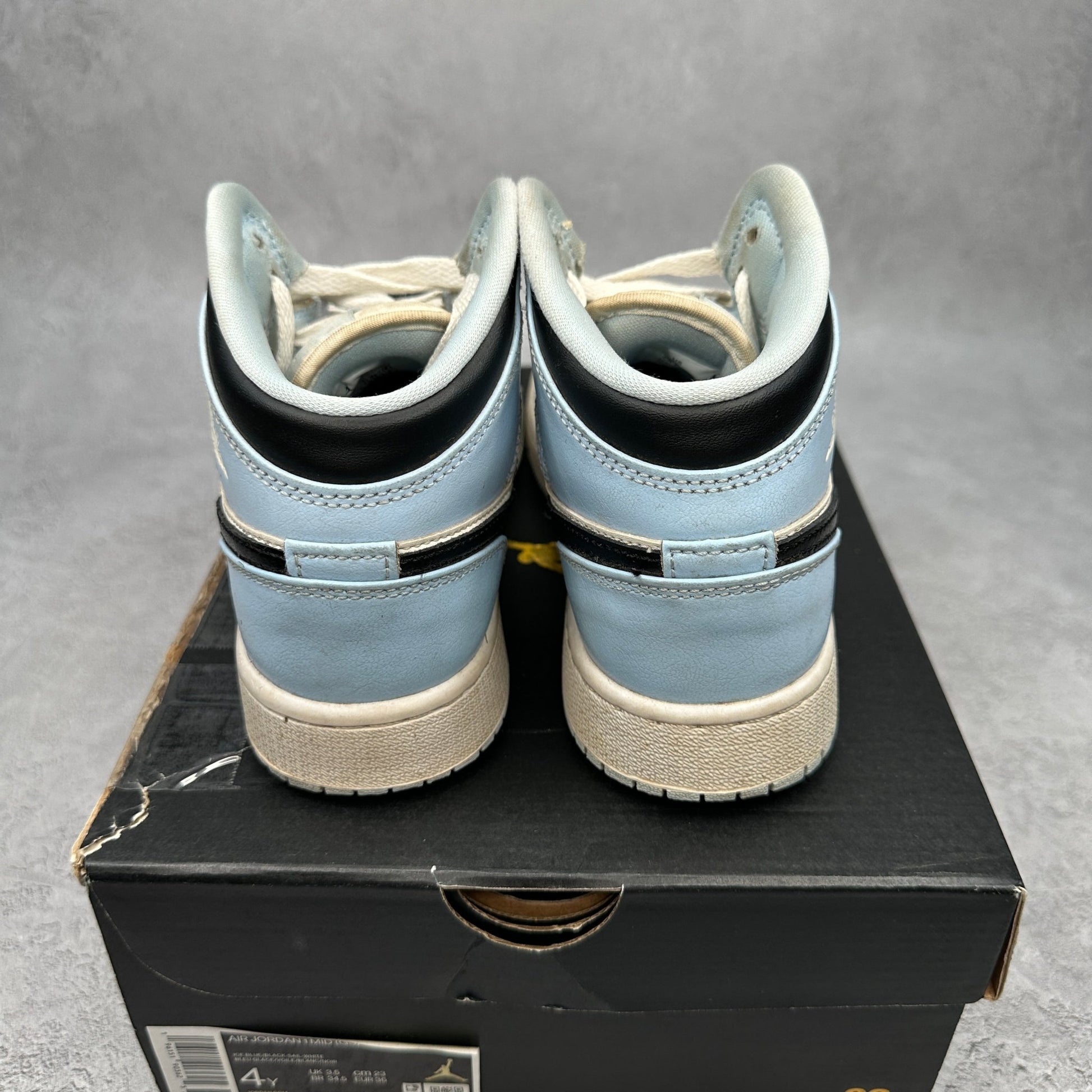 Jordan 1 Mid Ice Blue (2022) (GS) *pre - owned* SIZE 4Y - Kicks Collective PA - Jordan - 555112 - 401 - Kid's Shoes - 4Y - Pre - Owned