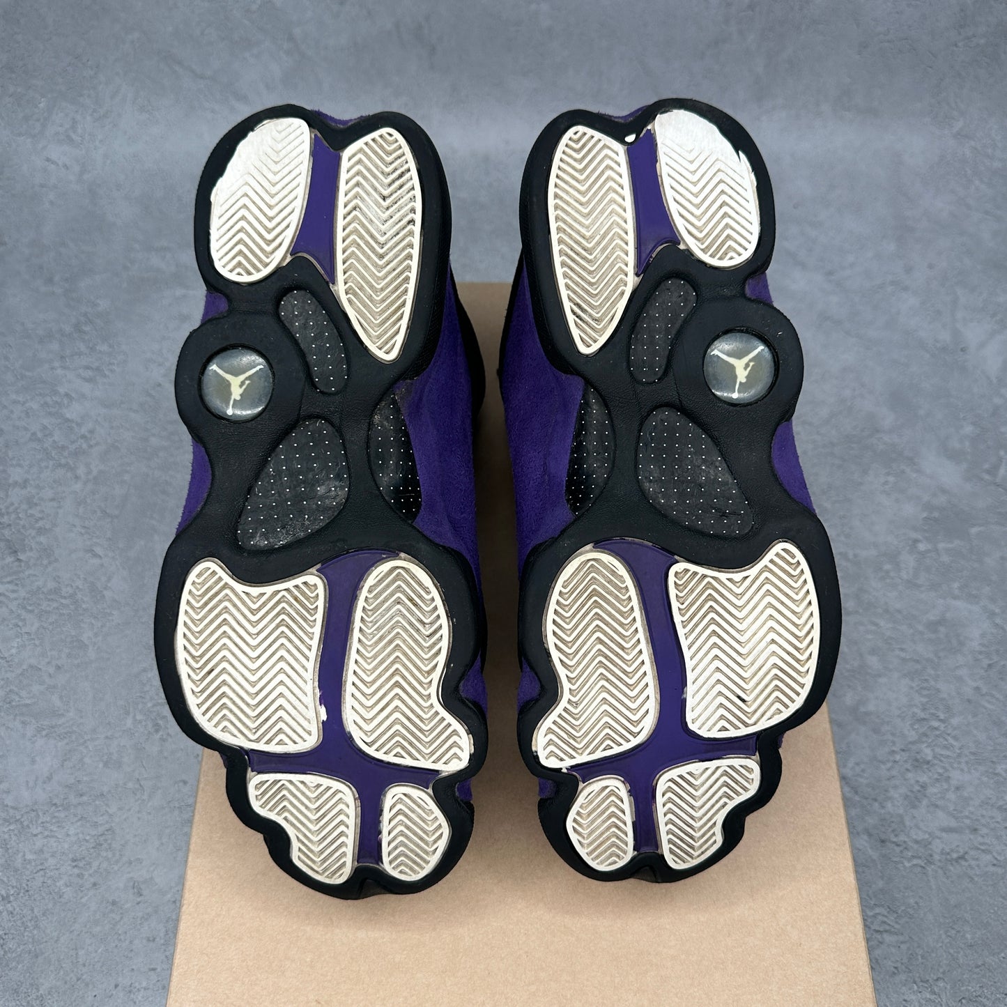 Jordan 13 Retro Court Purple *pre-owned* SIZE 10