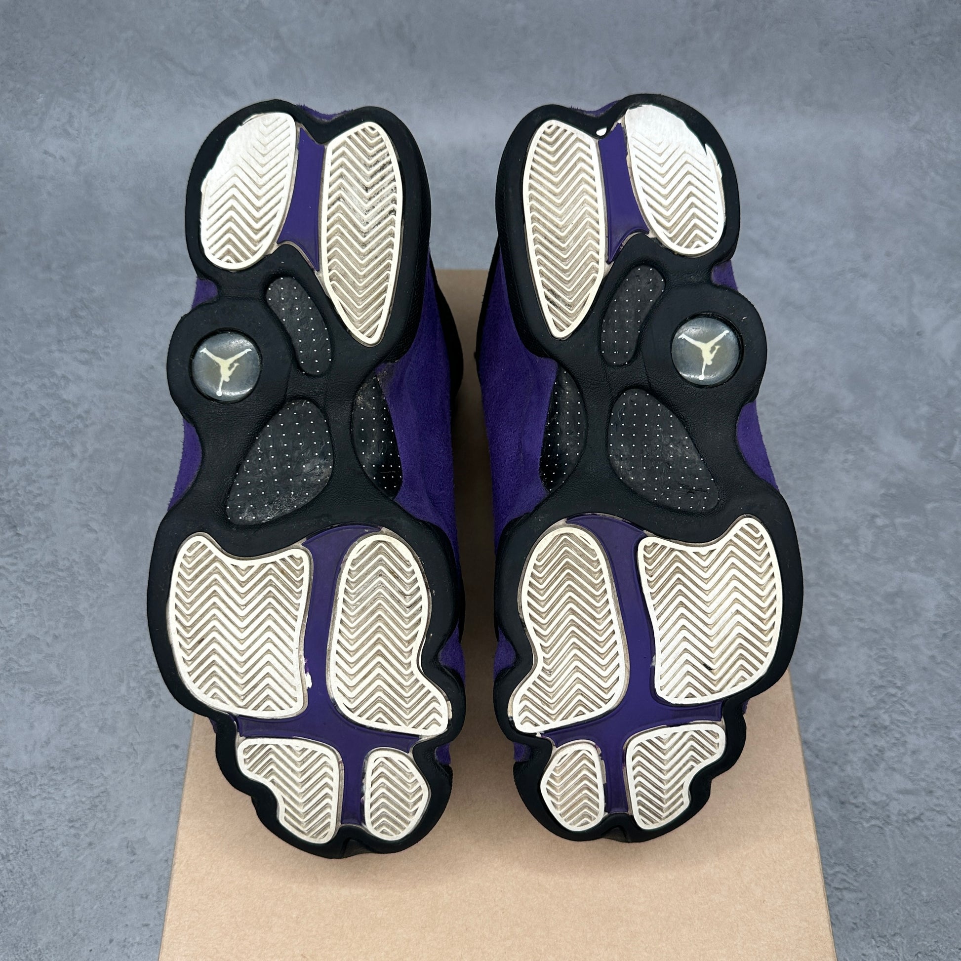 Jordan 13 Retro Court Purple *pre-owned* SIZE 10