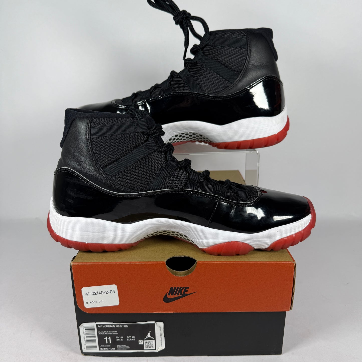 Jordan 11 Retro Bred (2019) *pre-owned* (SIZE 11)