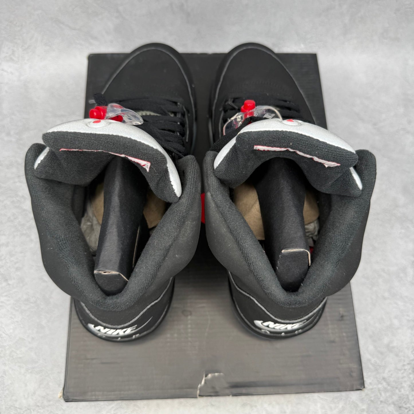 Jordan 5 Retro Black Metallic (2016) *pre - owned* SIZE 11 - Kicks Collective PA - Jordan - 845035-003 - Men's Shoes - 11M/12.5W - Pre - Owned