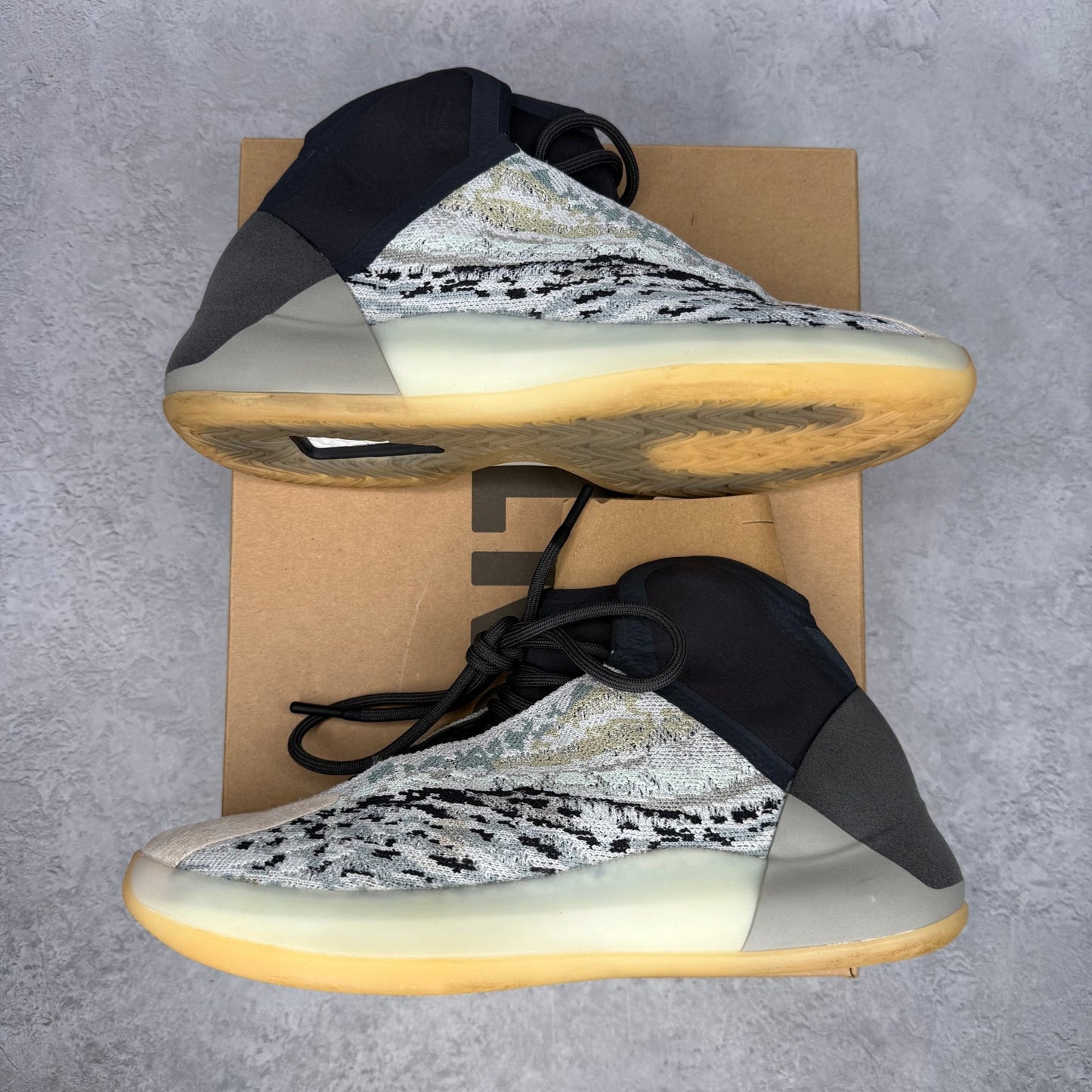 adidas Yeezy QNTM Sea Teal *pre - owned* SIZE 8.5 - Kicks Collective PA - adidas - GY7926 - Men's Shoes - 8.5M/10W - Pre - Owned