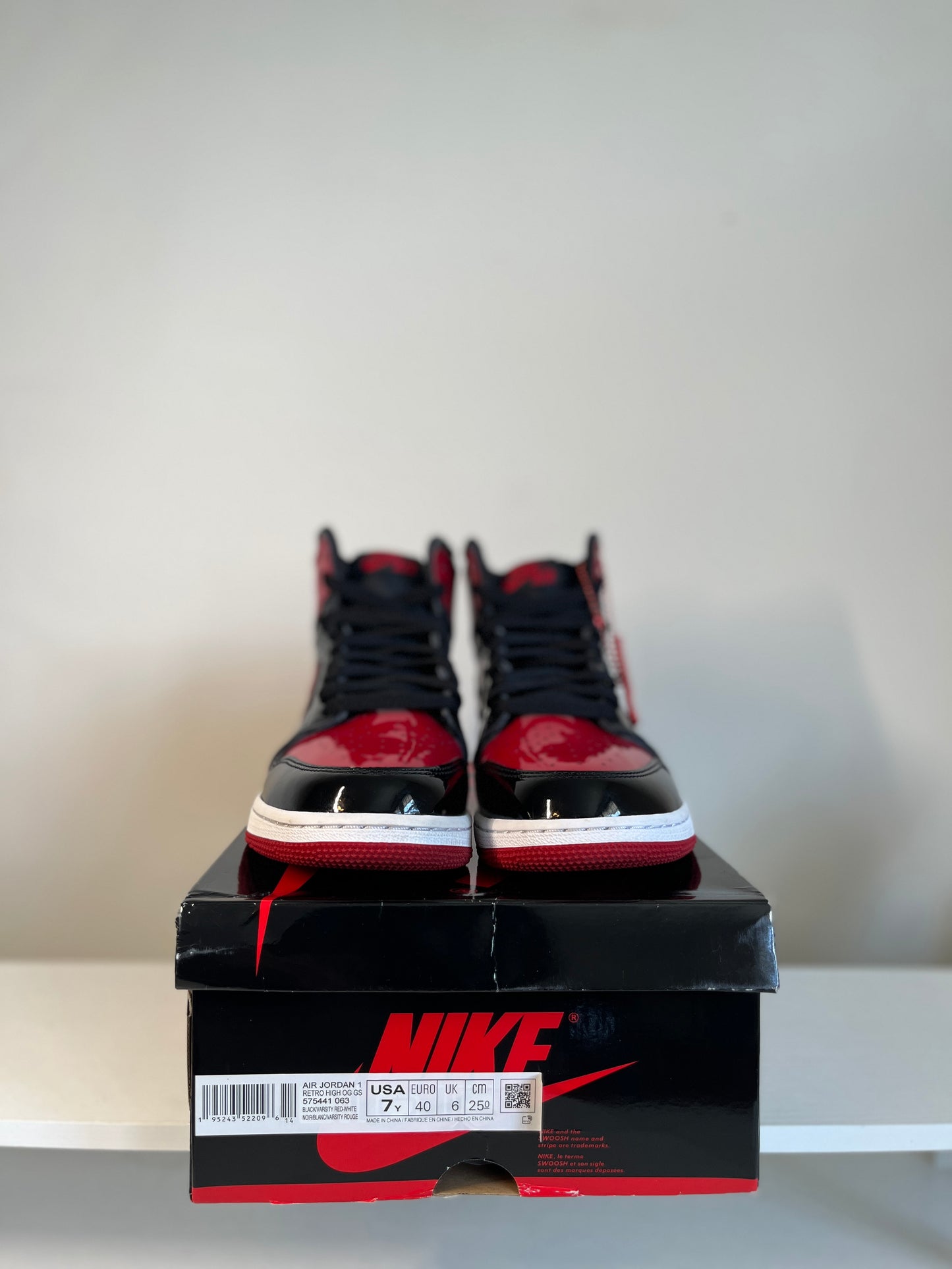 Jordan 1 Retro High OG Patent Bred (GS) *pre-owned* LIKE NEW (SIZE 7Y)