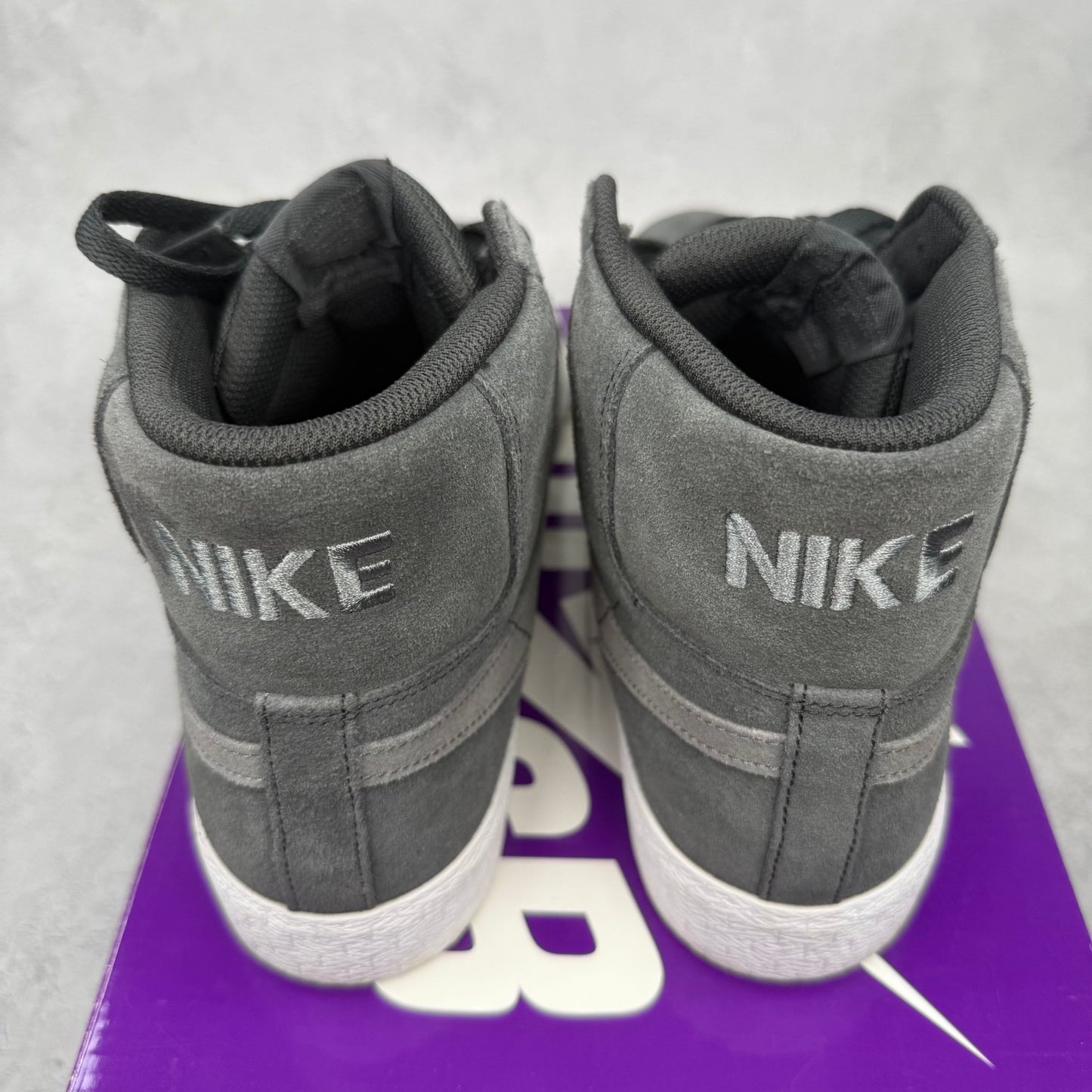 Nike SB Zoom Blazer Mid Black Wolf Grey *pre - owned* SIZE 11 - Kicks Collective PA - Nike - 864349 - 006 - Men's Shoes - 11M/12.5W - Brand New