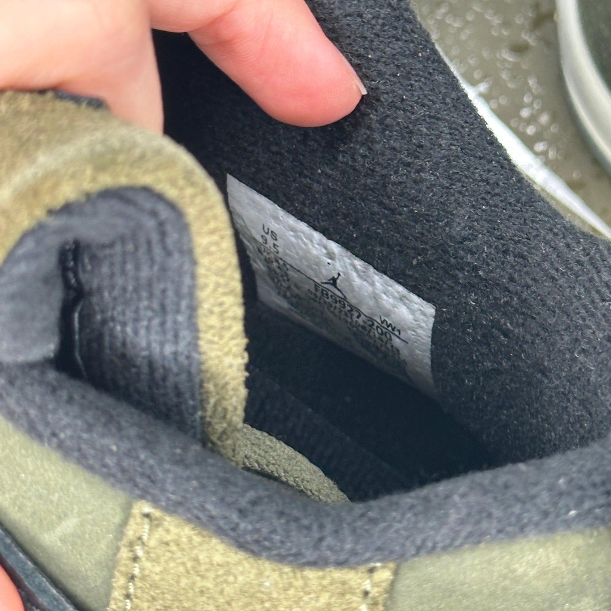 Jordan 4 Retro SE Craft Medium Olive - Kicks Collective PA - Jordan - FB9927 - 200 - Men's Shoes - 9.5M/11W - Brand New