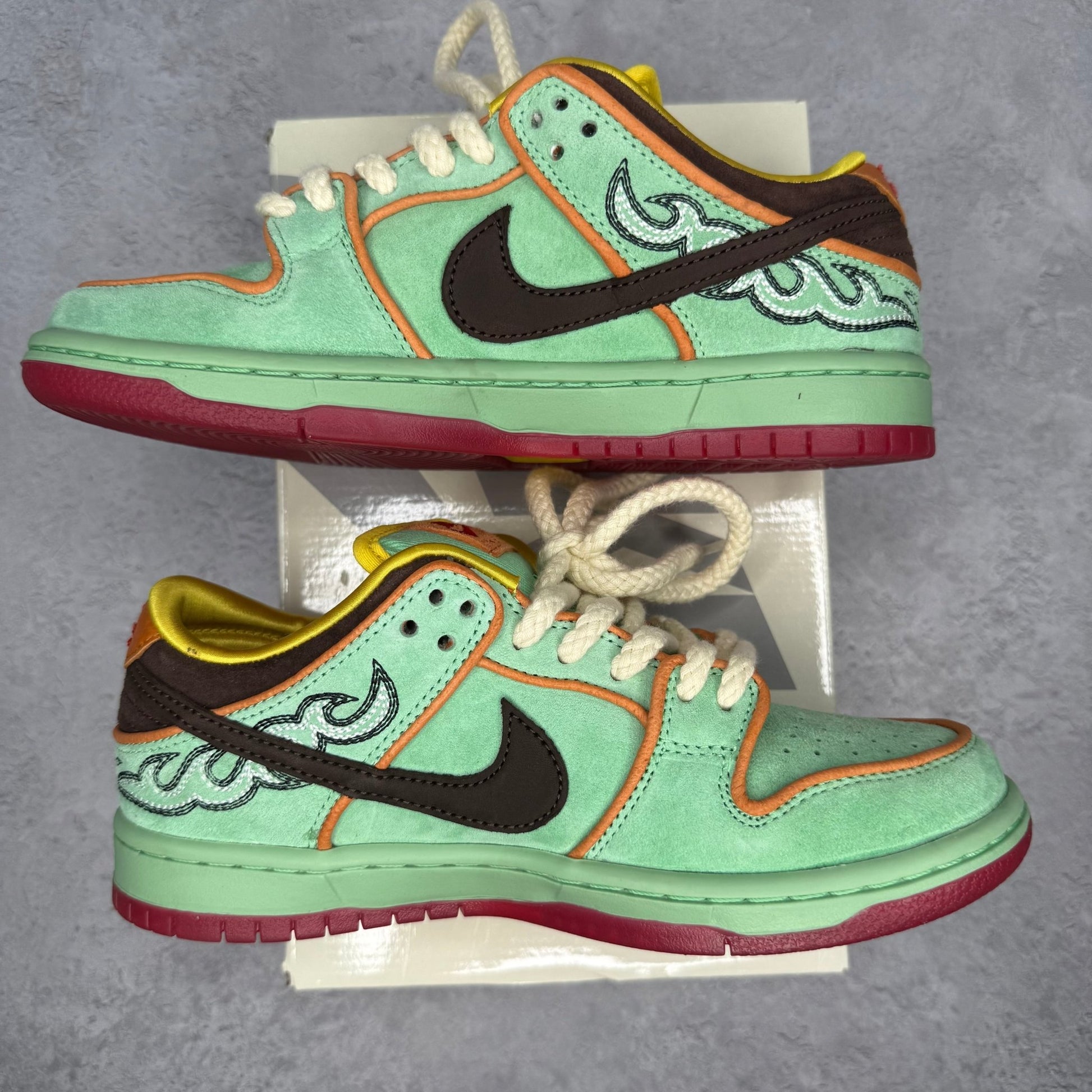 Nike SB Dunk Low Rodeo Tourmaline *pre - owned* SIZE 5 - Kicks Collective PA - Nike - HF3058 - 300 - Men's Shoes - 5M/6.5W - Pre - Owned