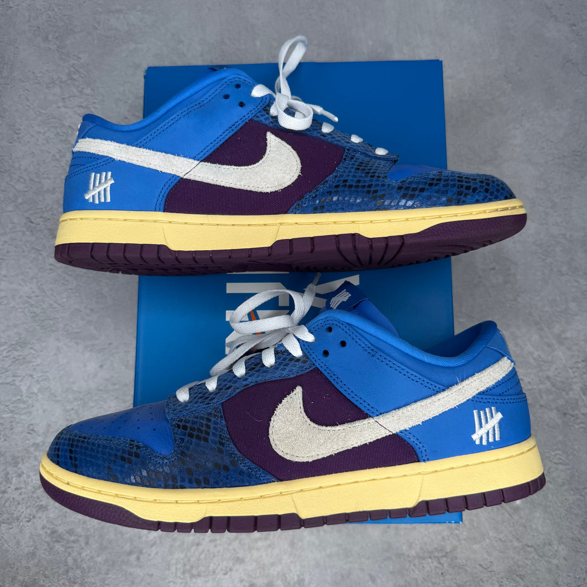 Nike Dunk Low Undefeated 5 On It Dunk vs. AF1 pre-owned size 11