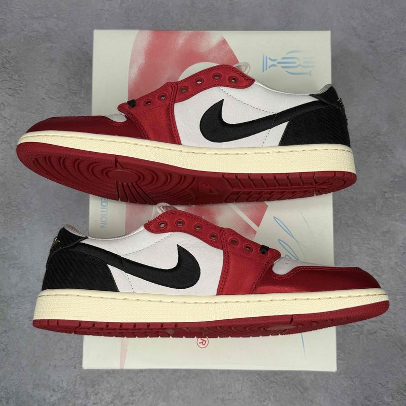 Jordan 1 Retro Low OG Trophy Room Rookie Card Away