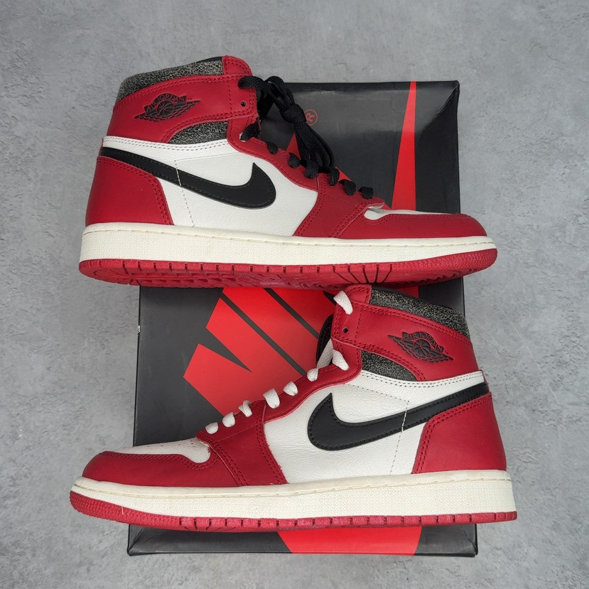 Jordan 1 Retro High OG Chicago Lost and Found 8.5 (Pre-Owned) - Image 1