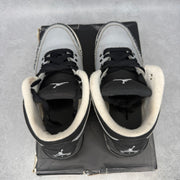 Jordan 3 Retro Wolf Grey (GS) *pre-owned* SIZE 7Y