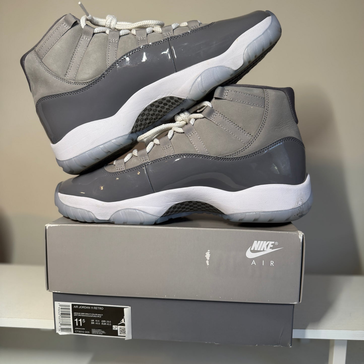 Jordan 11 Retro Cool Grey (2021) *pre-owned* (SIZE 11.5)