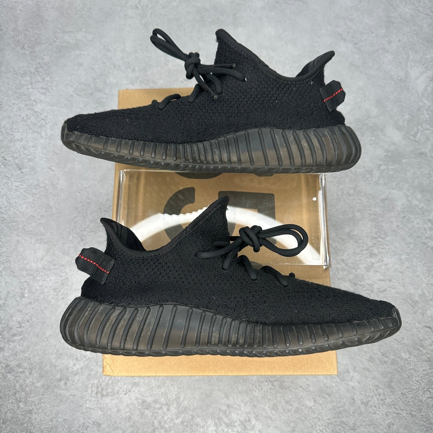adidas Yeezy Boost 350 V2 Black Red *pre-owned* SIZE 8