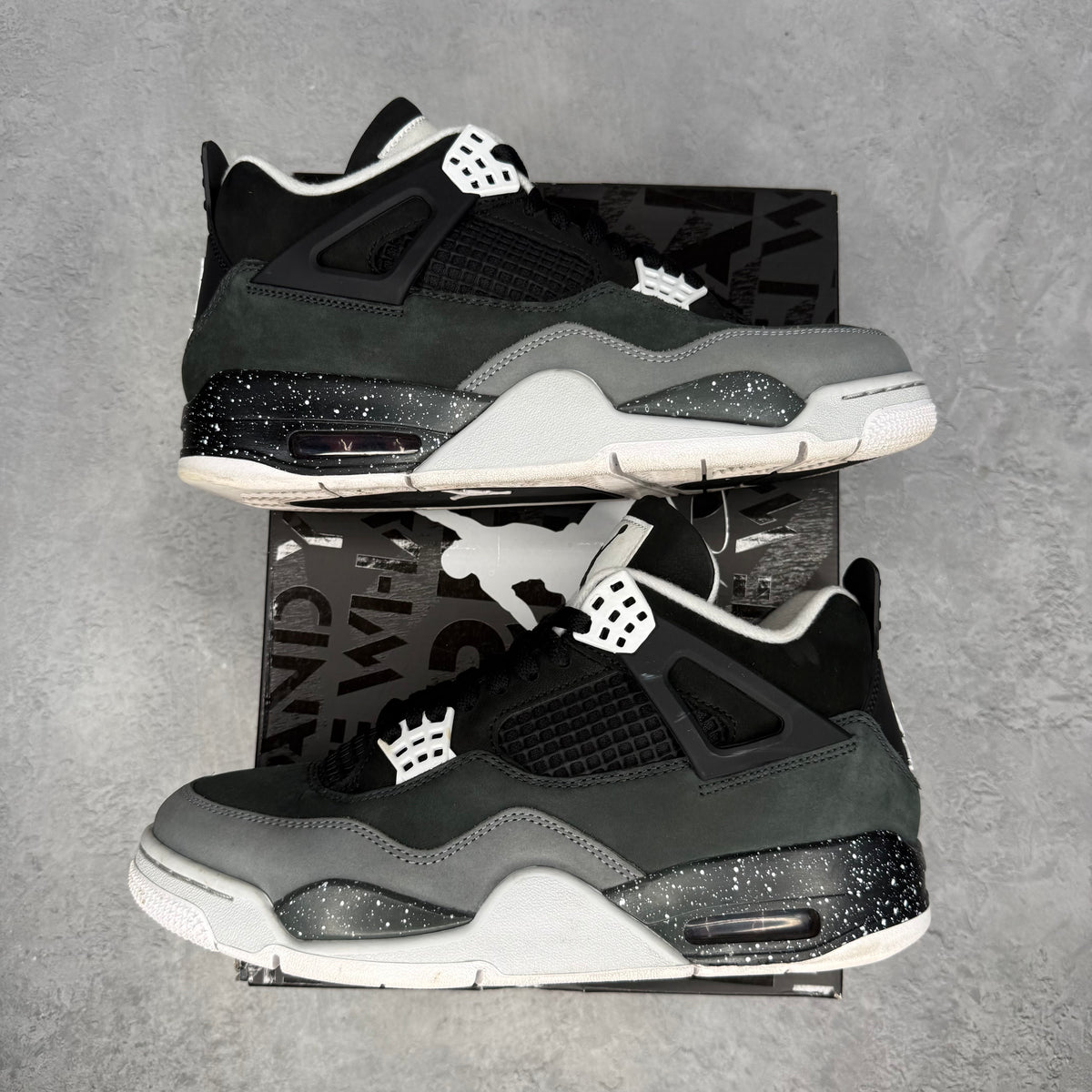Jordan 4 Retro Fear (2024) *pre-owned* SIZE 8.5
