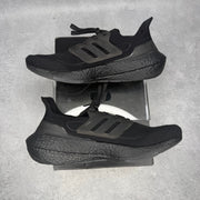 adidas Ultra Boost 21 Triple Black *pre-owned* SIZE 9