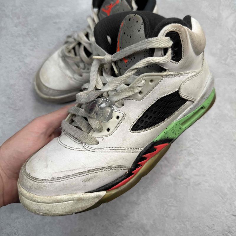 Jordan 5 Retro Poison Green (GS) *pre-owned* SIZE 6.5Y