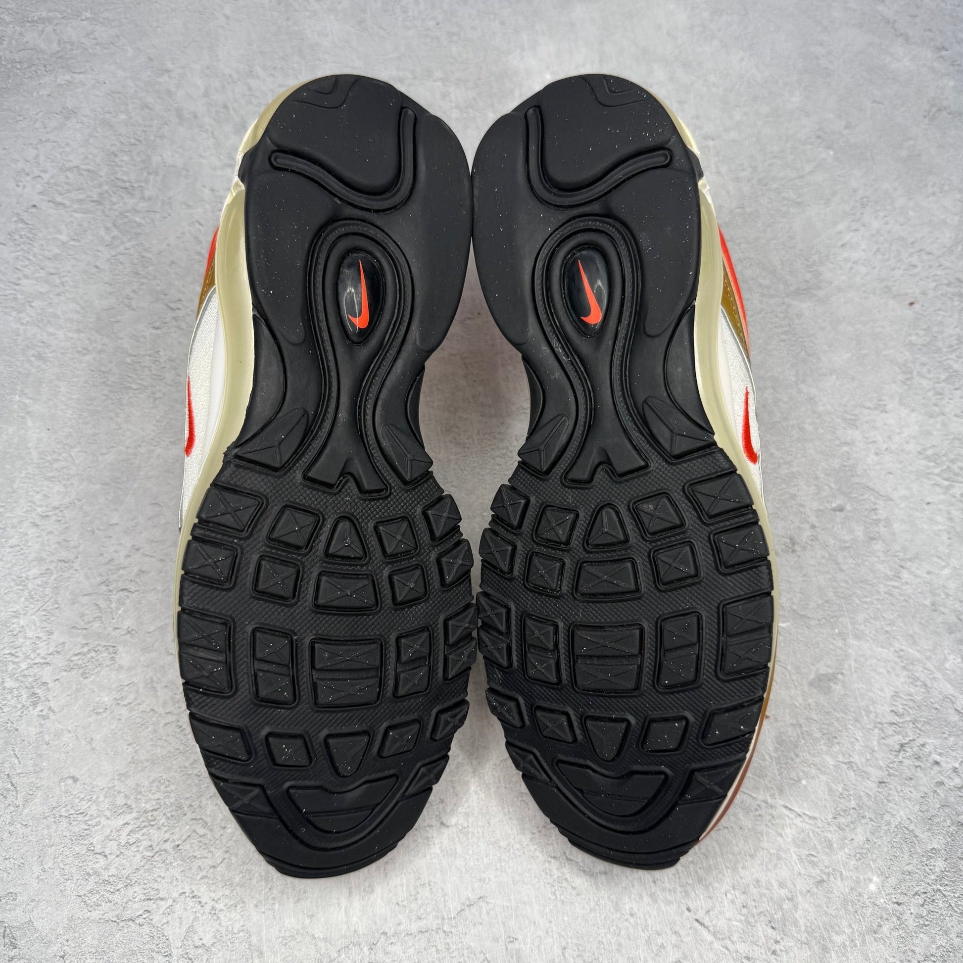 Nike Air Max 97 SE Metallic Red Bronze (GS) *pre - owned* SIZE 6.5Y - Kicks Collective PA - Nike - CT9637-900 - Kid's Shoes - 6.5Y - Pre - Owned - No Box