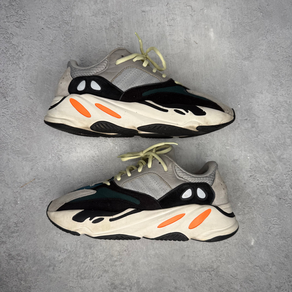 adidas Yeezy Boost 700 Wave Runner *pre-owned* SIZE 8