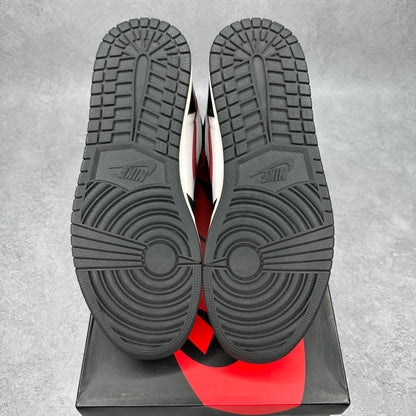 Jordan 1 Retro High Black Gym Red *pre-owned* SIZE 11.5