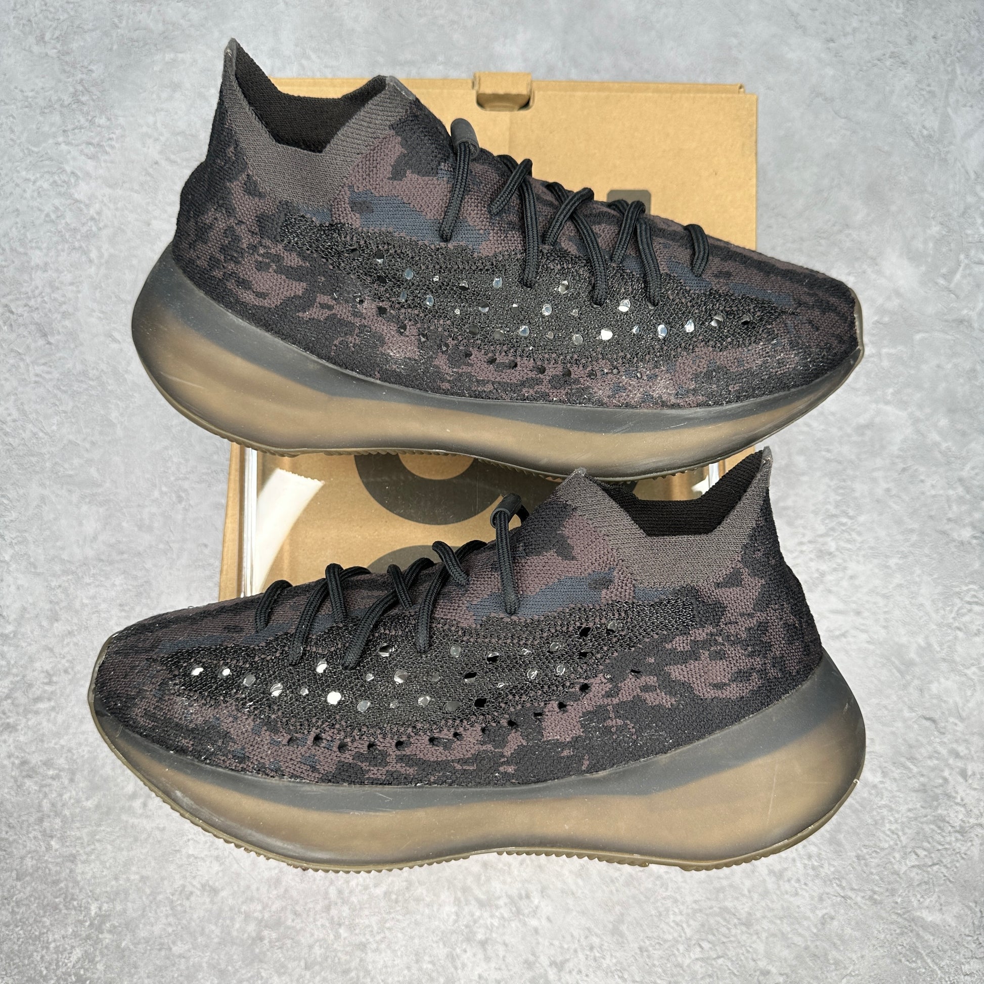adidas Yeezy Boost 380 Onyx *pre-owned* SIZE 10.5