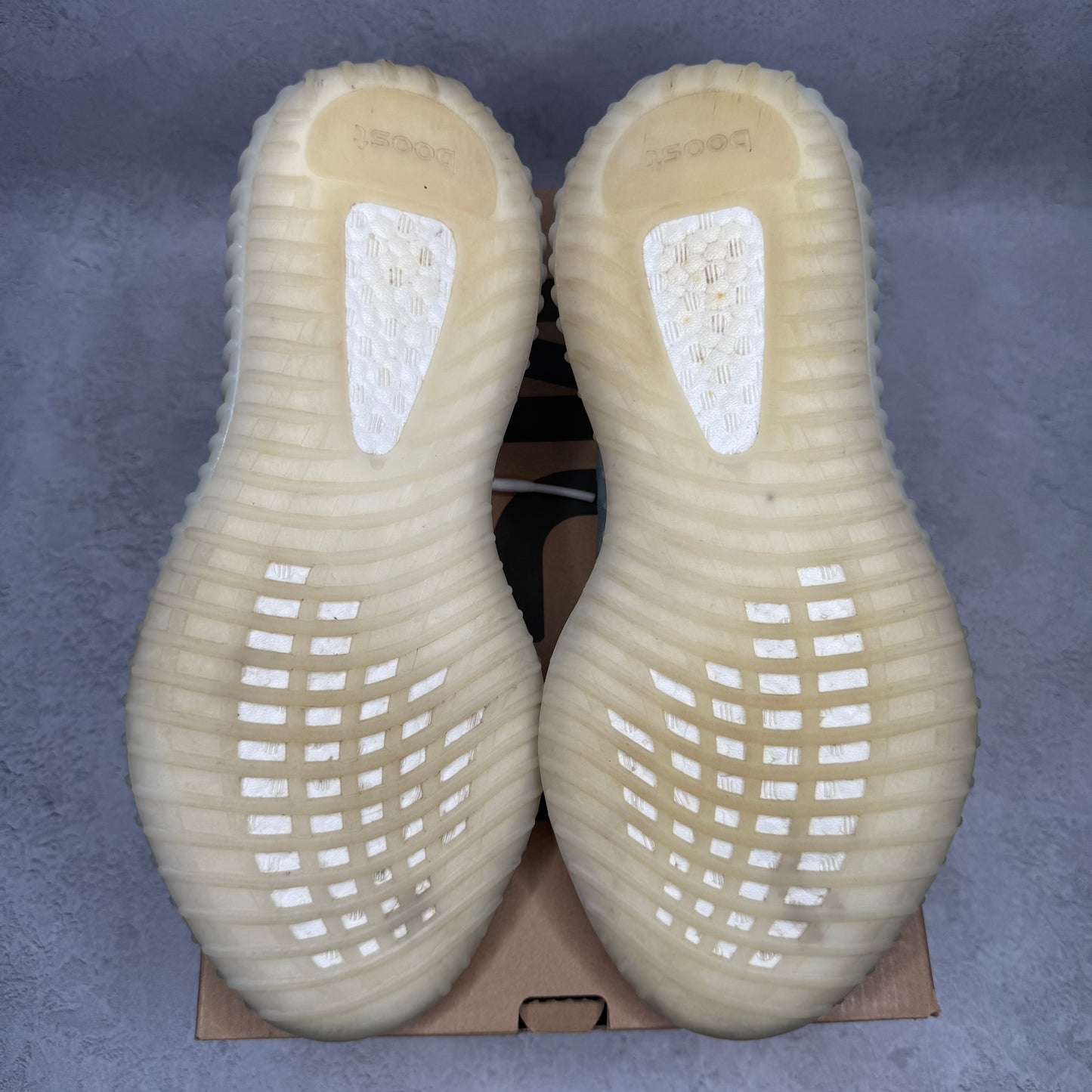 adidas Yeezy Boost 350 V2 Mono Ice *pre-owned* SIZE 9.5