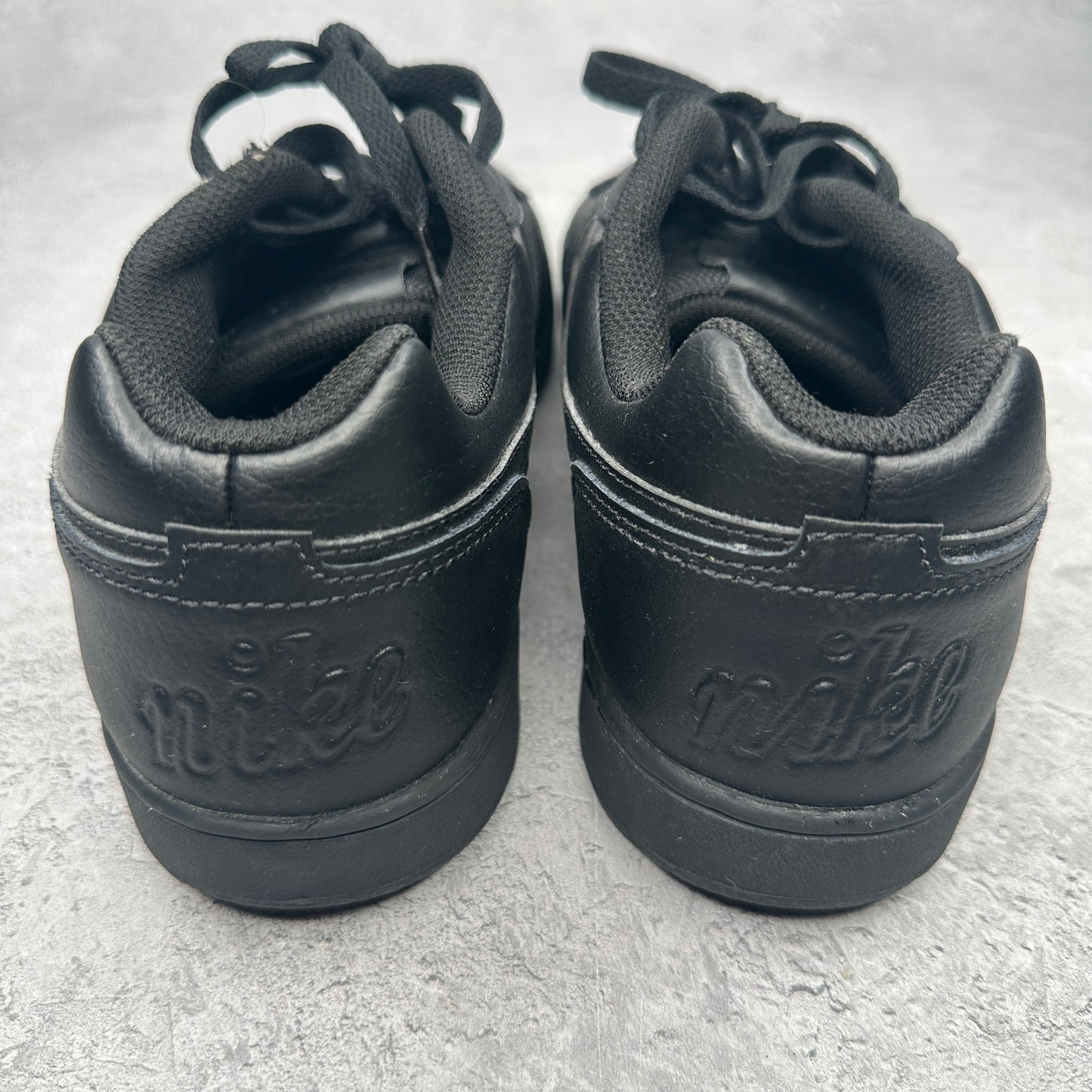 Nike Ebernon Low Triple Black *pre-owned* SIZE 10