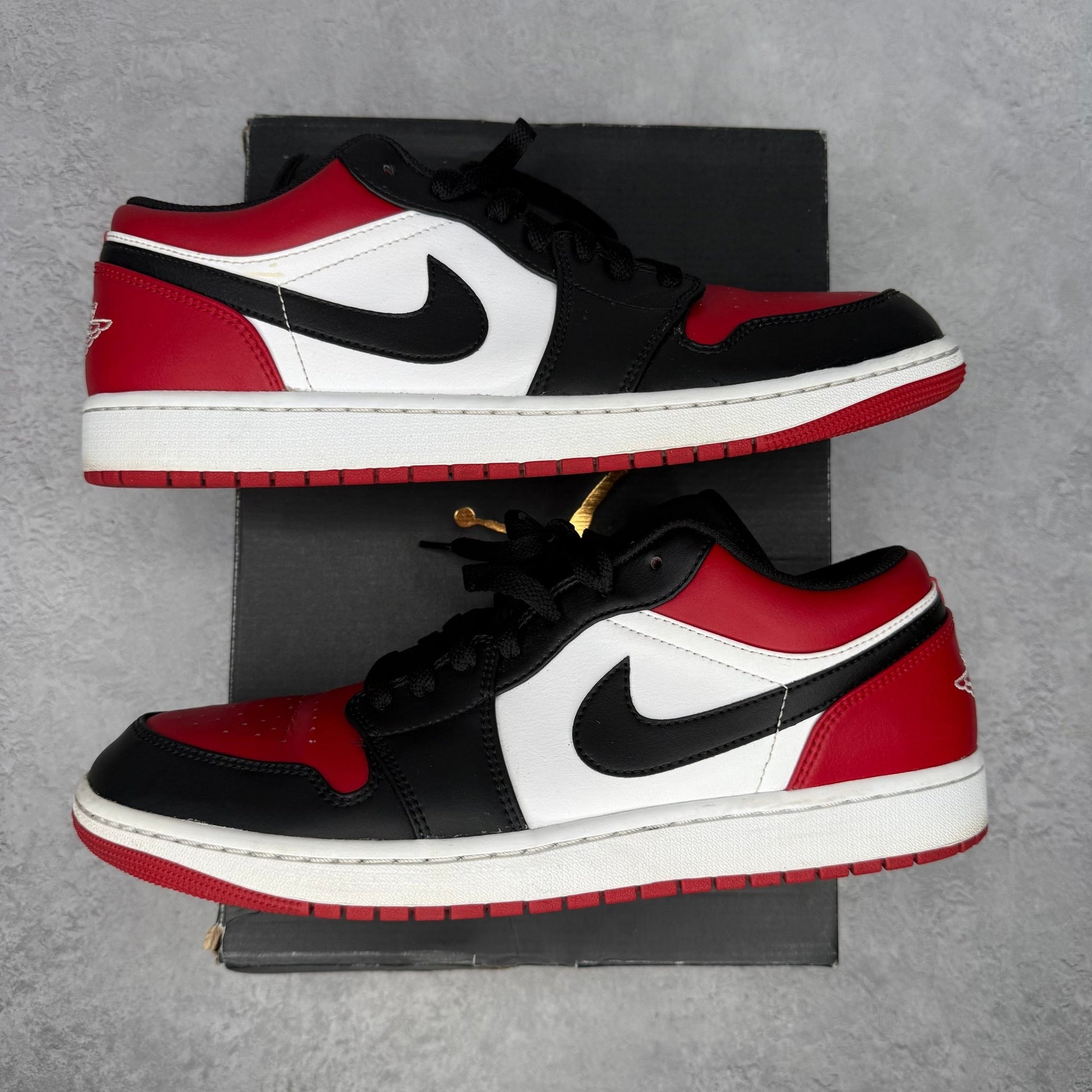 Jordan 1 Low Bred Toe *pre - owned* SIZE 12 - Kicks Collective PA - Jordan - 553558-612 - Men's Shoes - 12M/13.5W - Pre - Owned