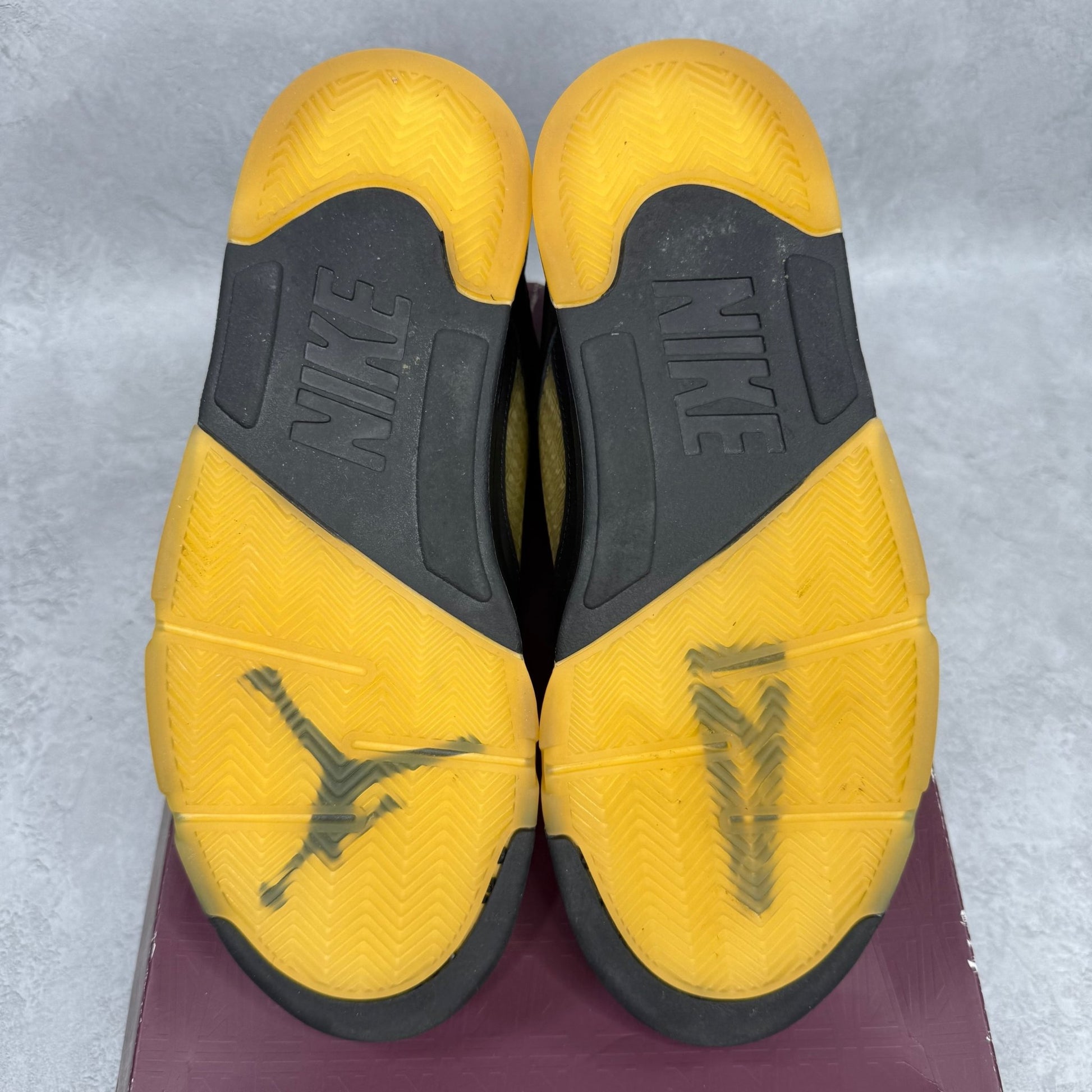 Jordan 5 Retro A Ma Maniére Dusk *pre - owned* SIZE 9 - Kicks Collective PA - Jordan - FD1330 - 001 - Men's Shoes - 9M/10.5W - Pre - Owned