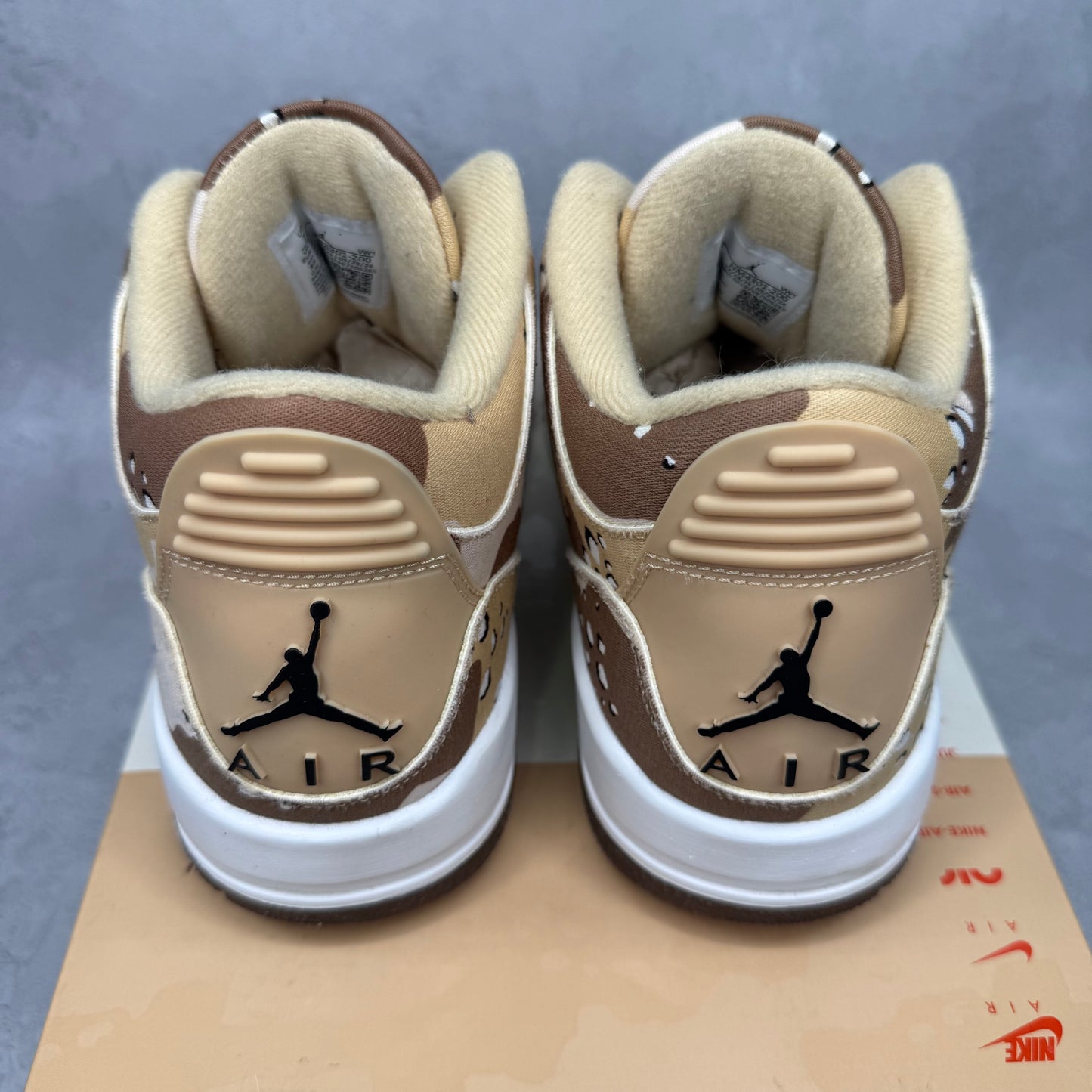 Jordan 3 Retro WNBA Desert Camo (Women's) *pre-owned* SIZE 7W/5.5Y