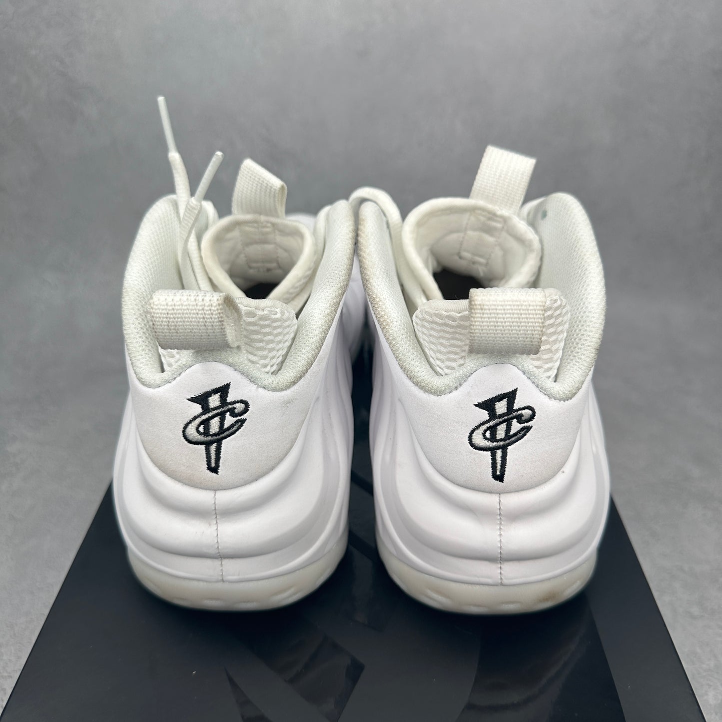 Nike Air Foamposite One Triple White *pre-owned* SIZE 10