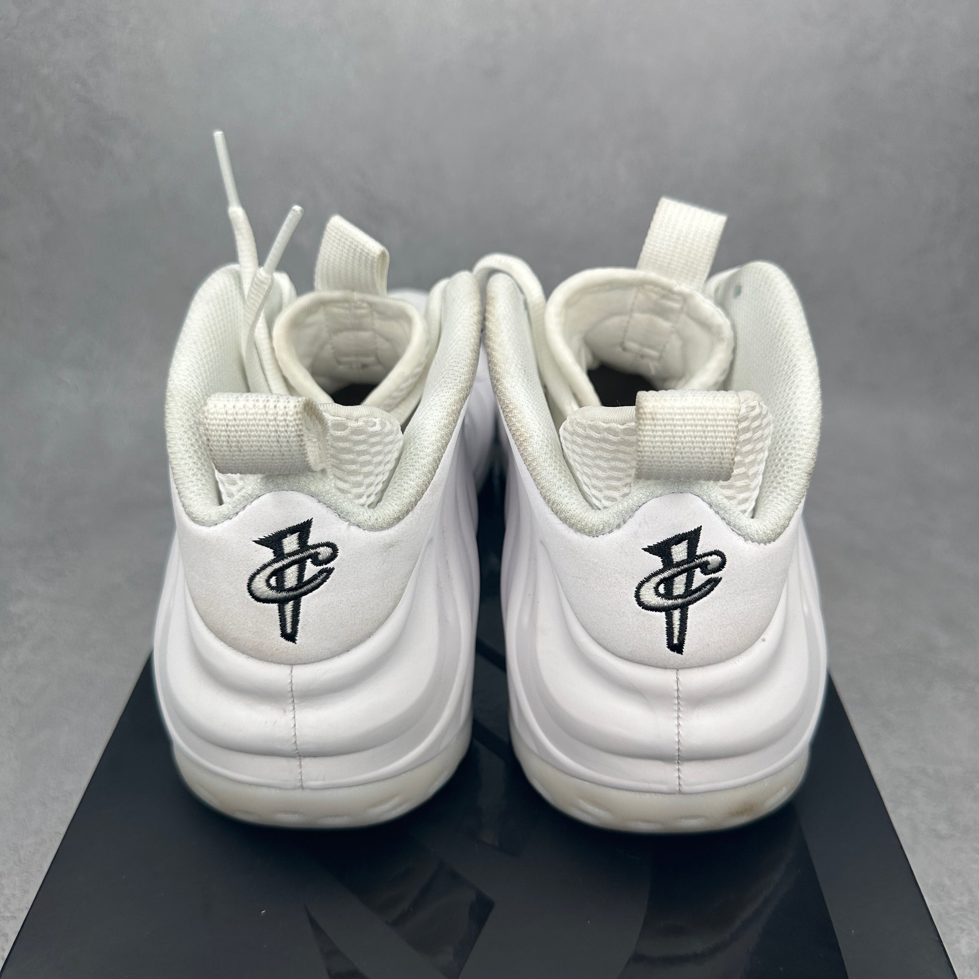 Nike Air Foamposite One Triple White *pre-owned* SIZE 10