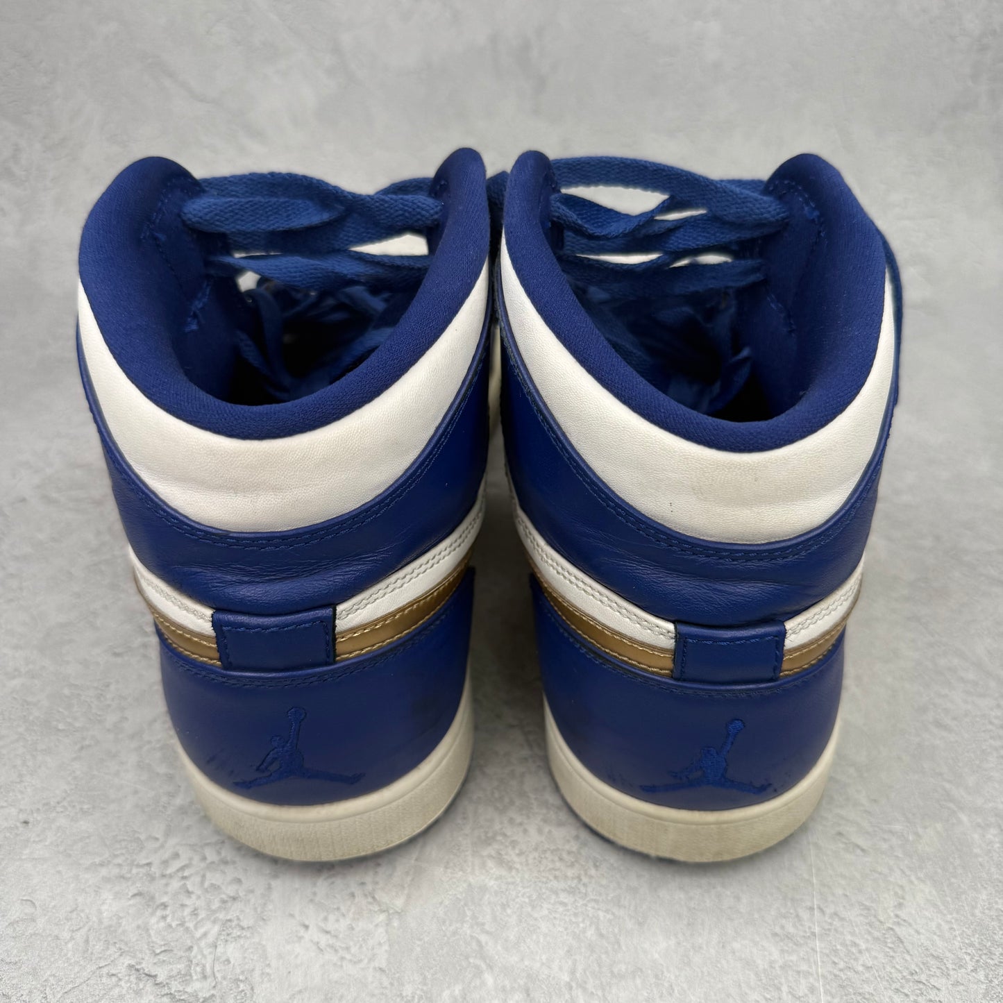 Jordan 1 Retro Gold Medal *pre-owned* SIZE 10.5