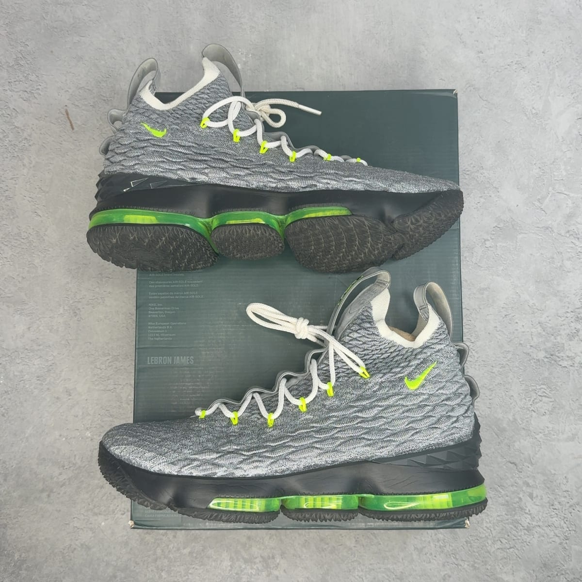 Nike LeBron 15 Air Max 95 10 (Pre-Owned) - Kicks Collective PA - Nike - AR4831-001-10-PO-1 - Pre-Owned Sneakers - 10