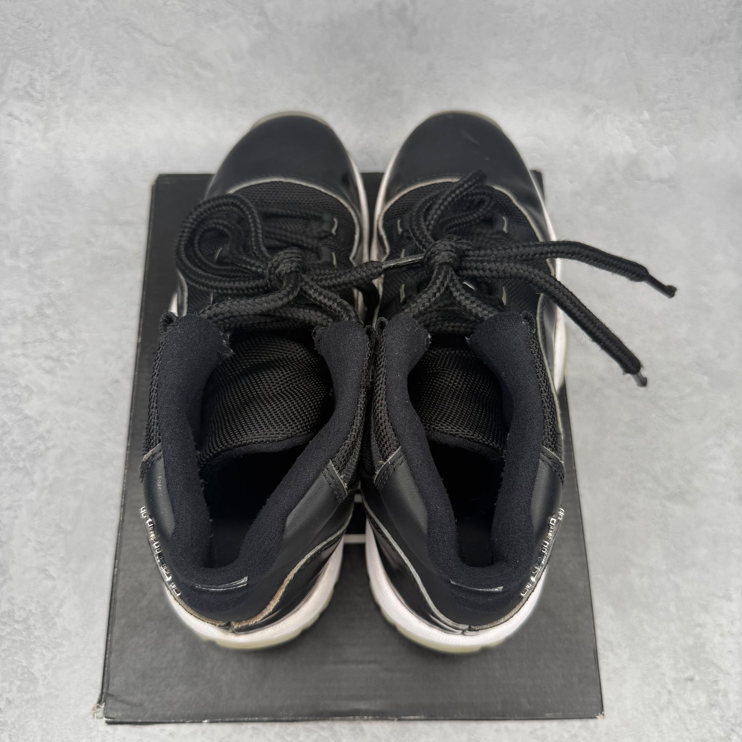 Jordan 11 Retro Jubilee (GS) *pre-owned* SIZE 5Y