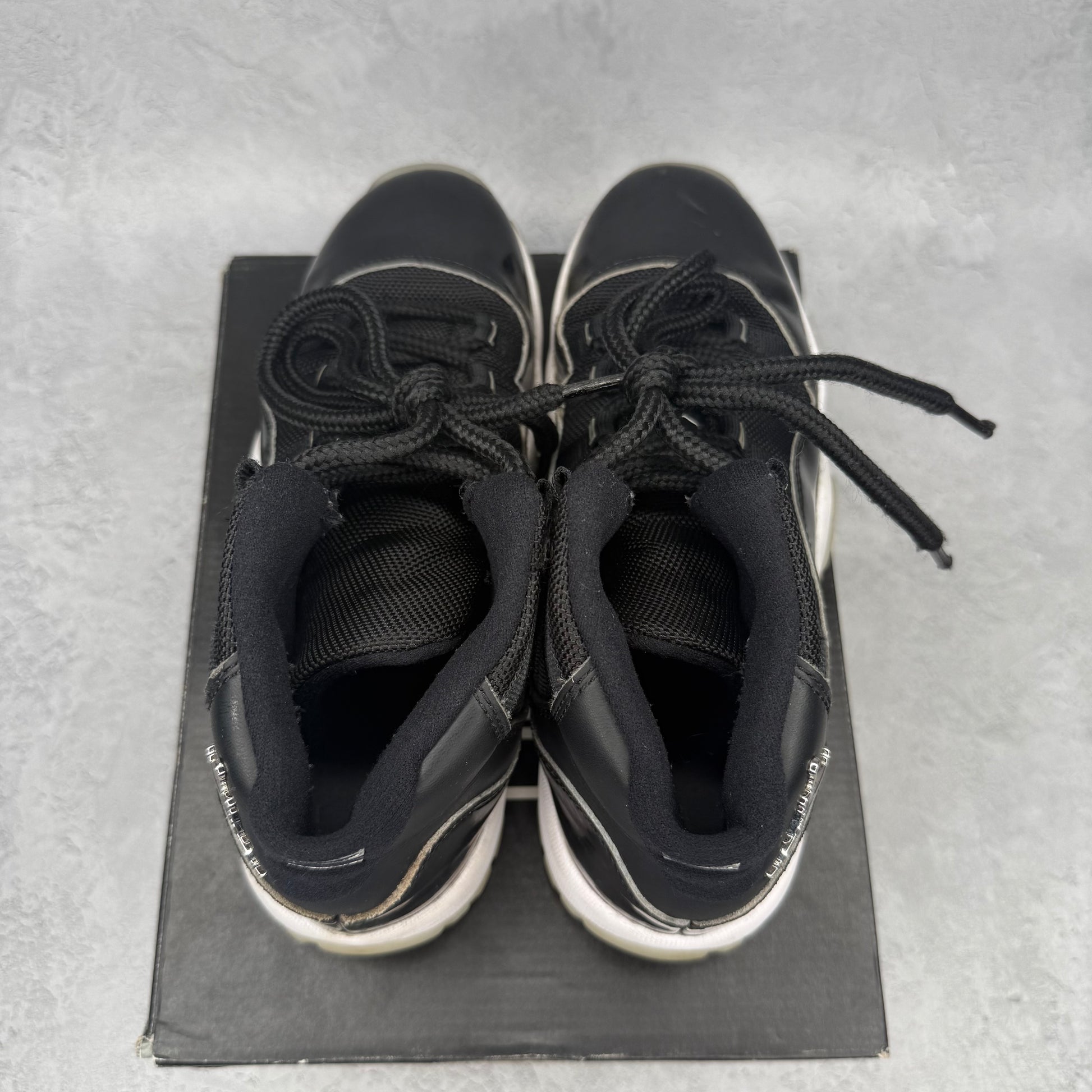 Jordan 11 Retro Jubilee (GS) *pre-owned* SIZE 5Y