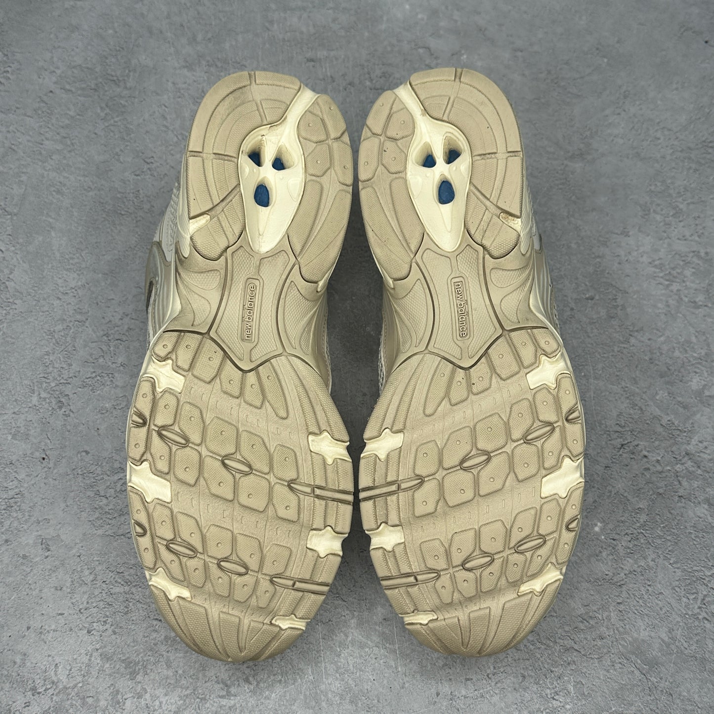 New Balance 530 Beige Angora *pre-owned* SIZE 10.5