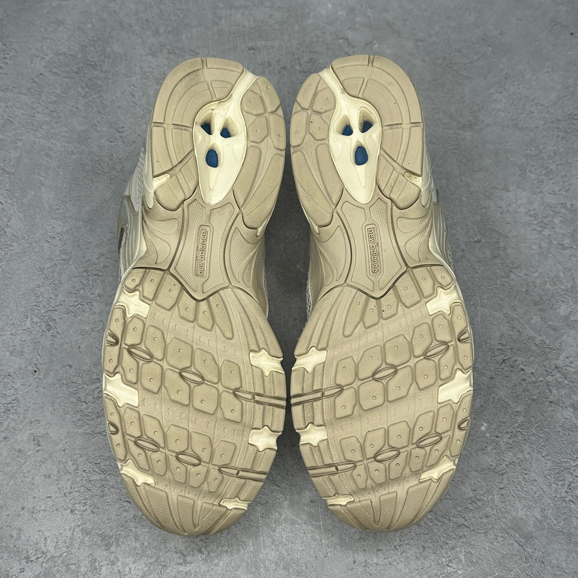 New Balance 530 Beige Angora *pre-owned* SIZE 10.5