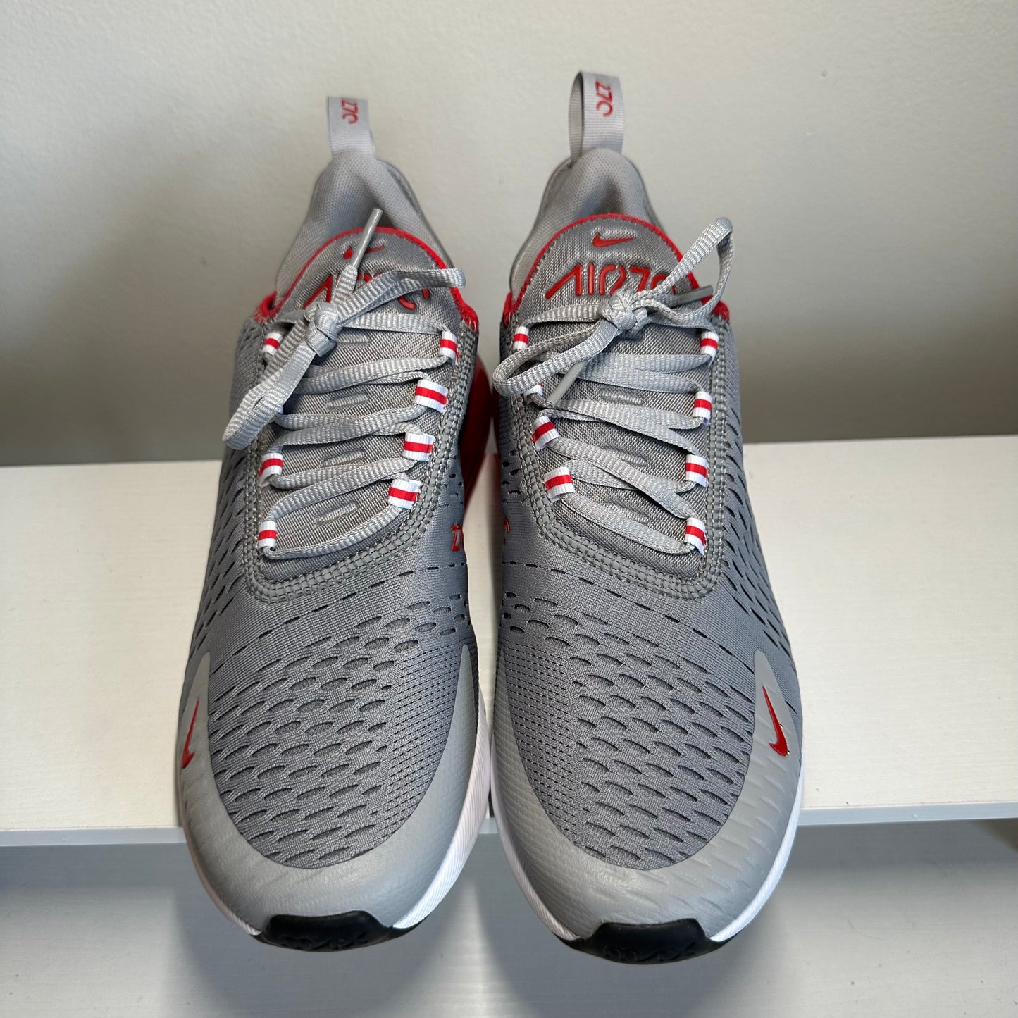 Nike Air Max 270 Particle Grey University Red *pre-owned* (SIZE 9.5)