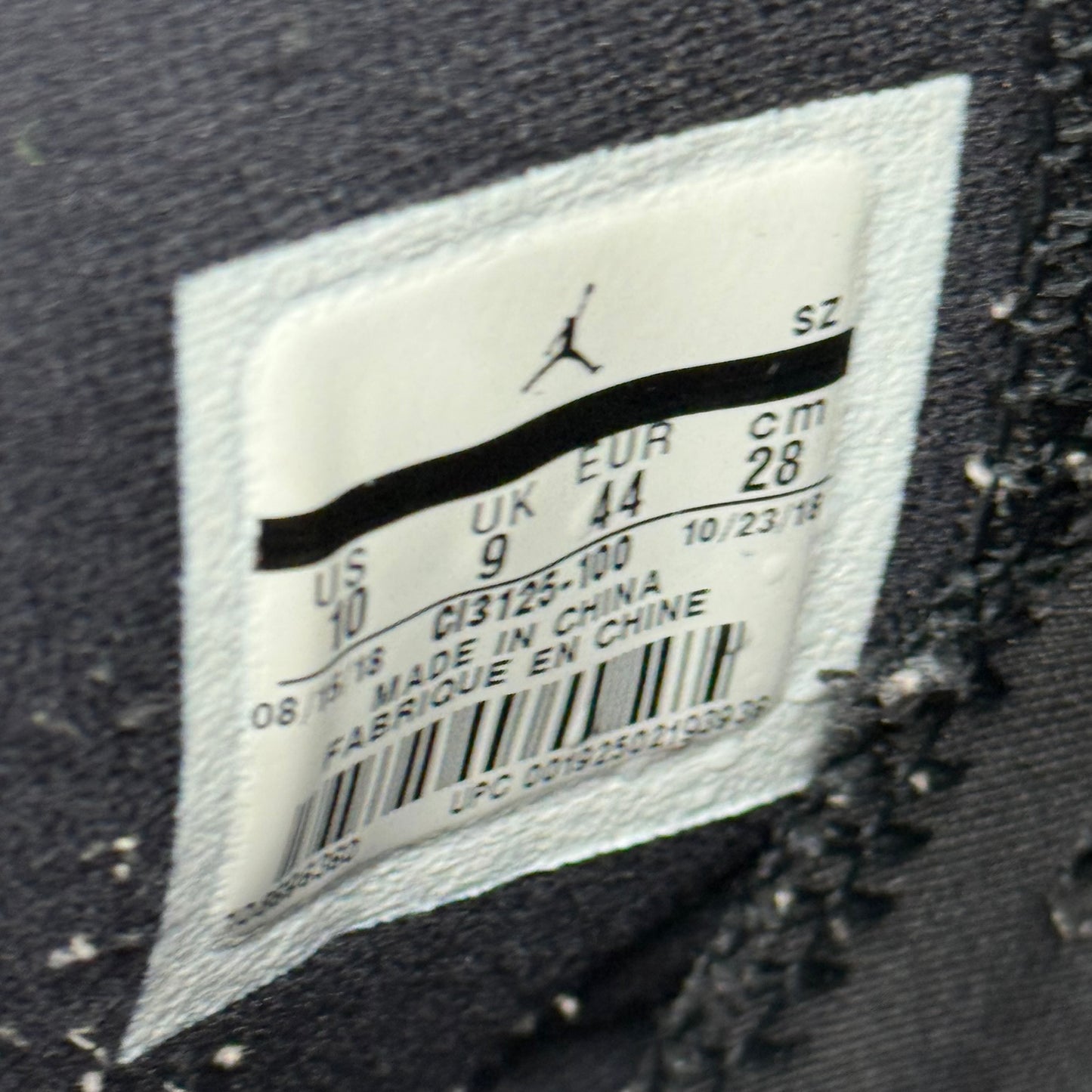 Jordan 6 Retro Flight Nostalgia *pre-owned* SIZE 10